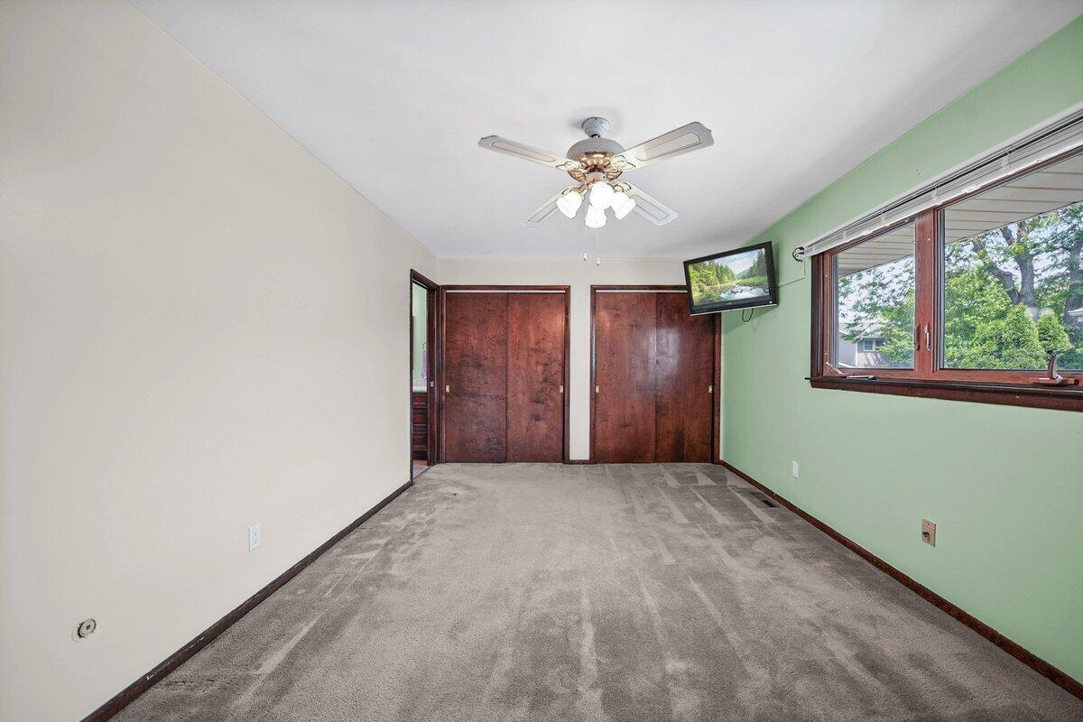 1045 Heather Lane, Munster, IN 46321; Image #17