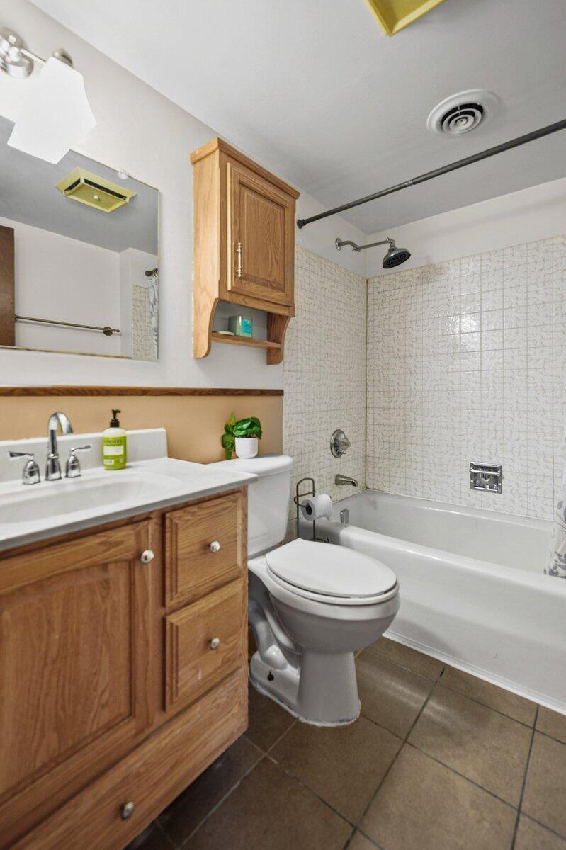 1045 Heather Lane, Munster, IN 46321; Image #28