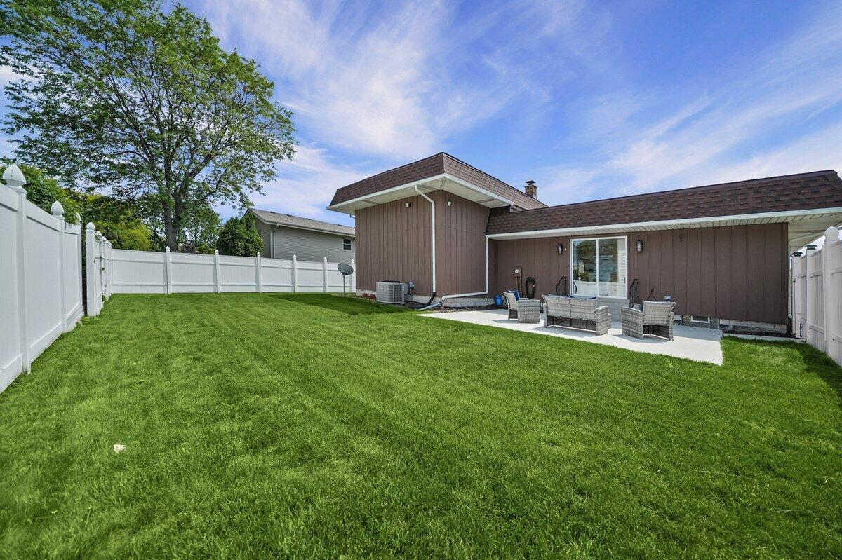 1045 Heather Lane, Munster, IN 46321; Image #6