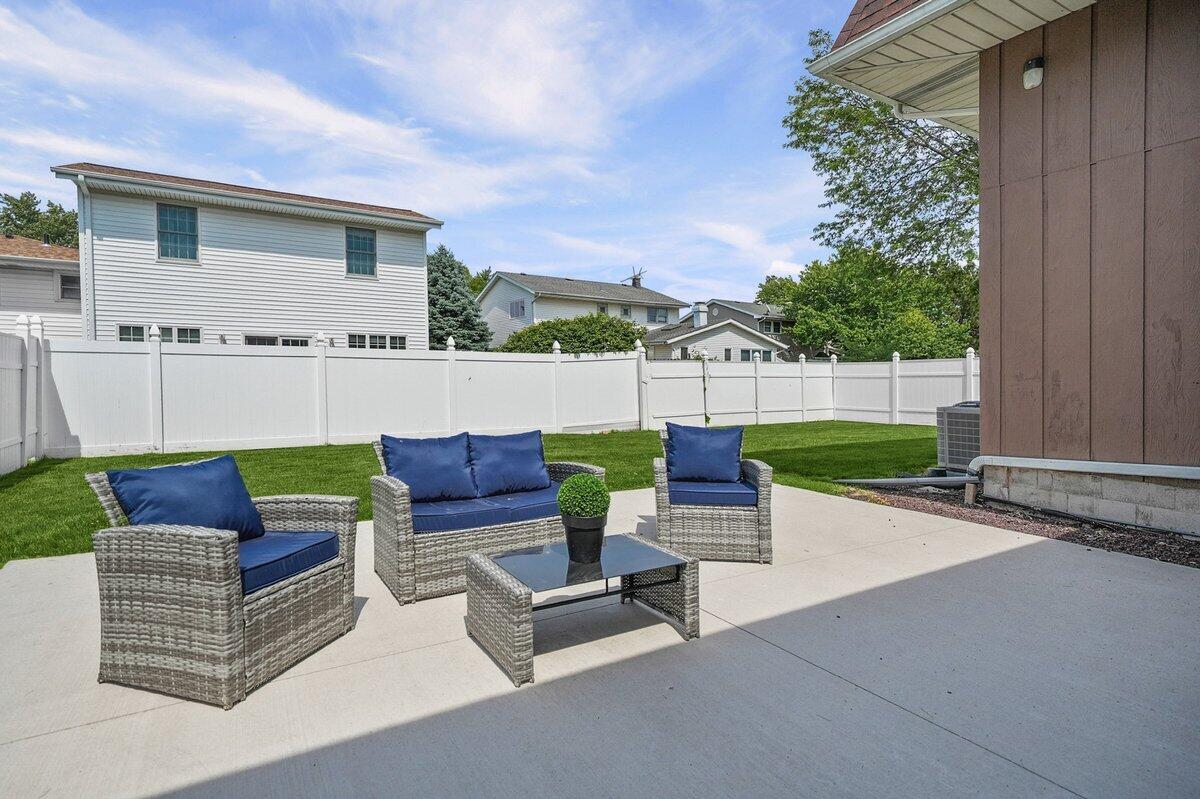 1045 Heather Lane, Munster, IN 46321; Image #7
