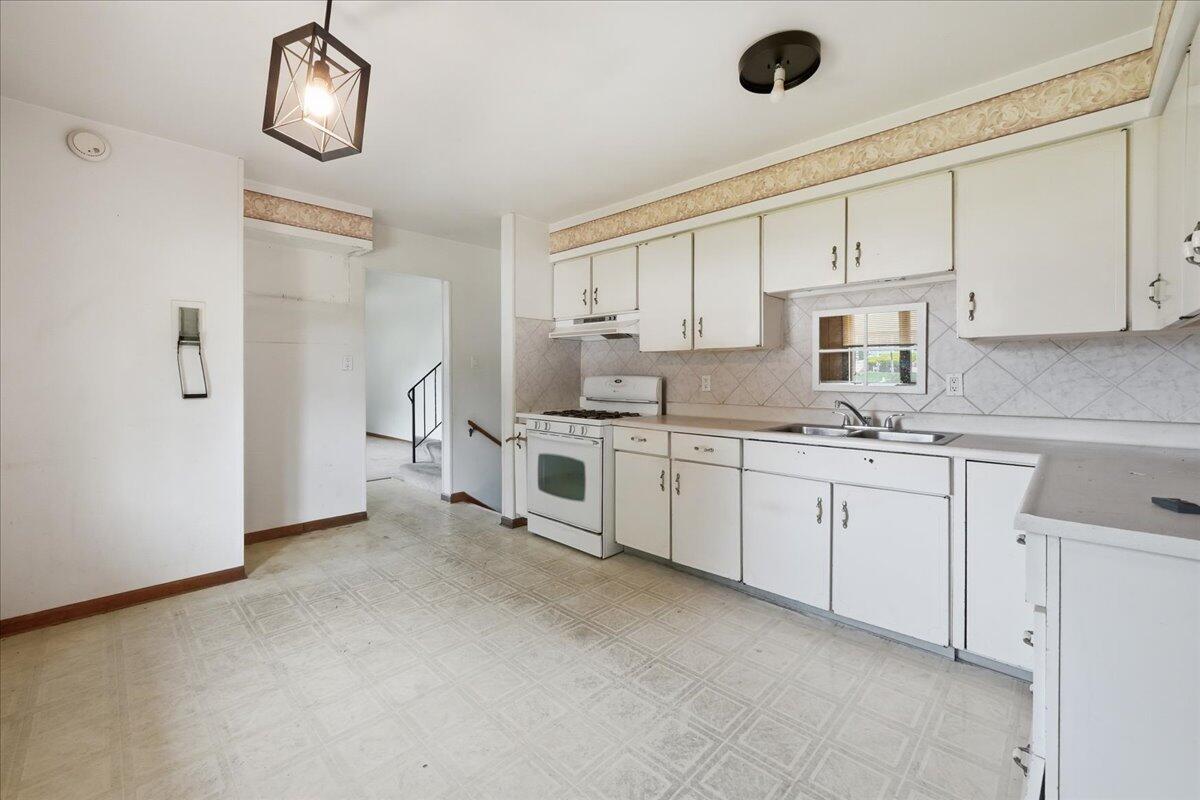 981 W 69th Place, Merrillville, IN 46410; Image #6