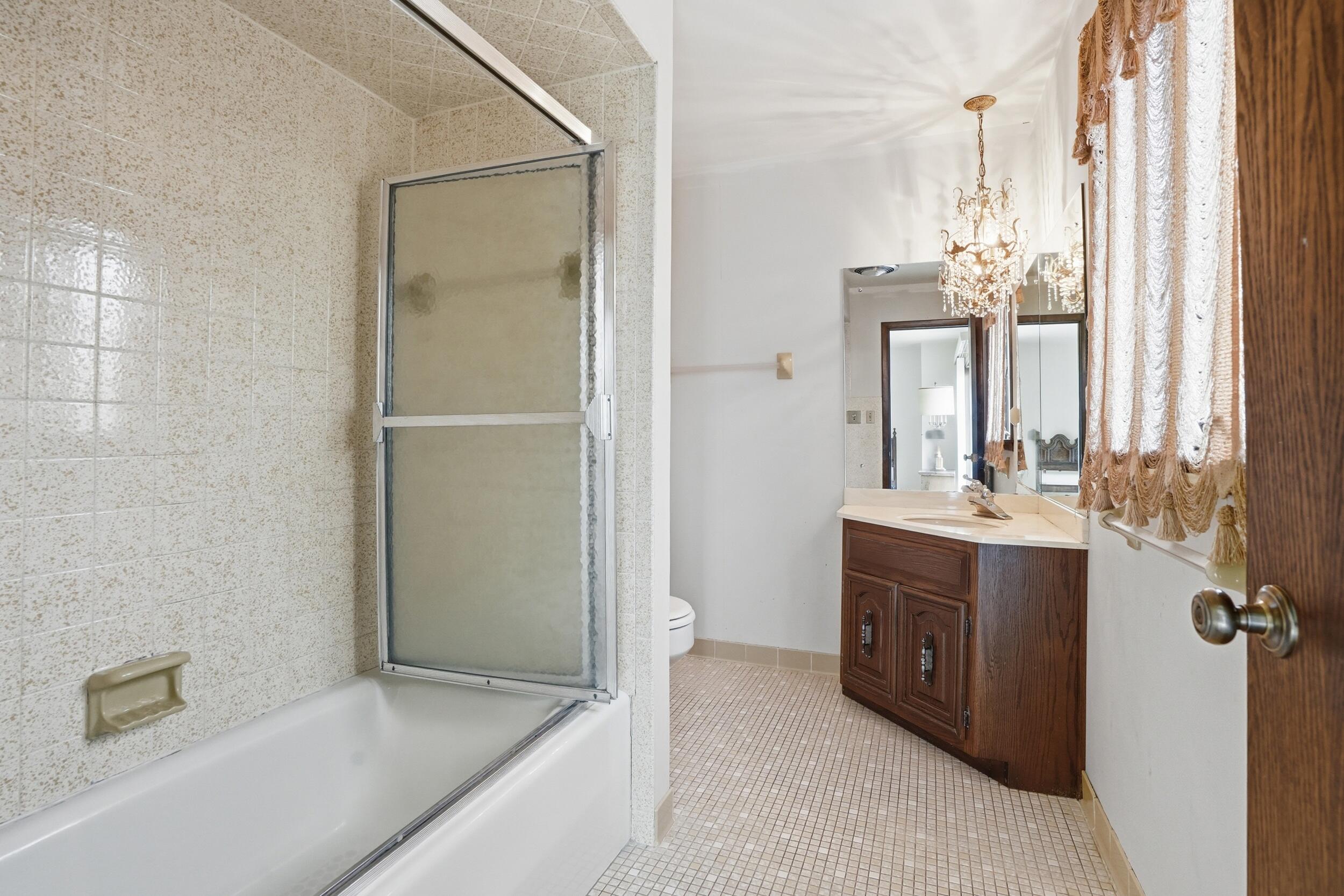 9300 Chestnut Lane, Munster, IN 46321; Image #20