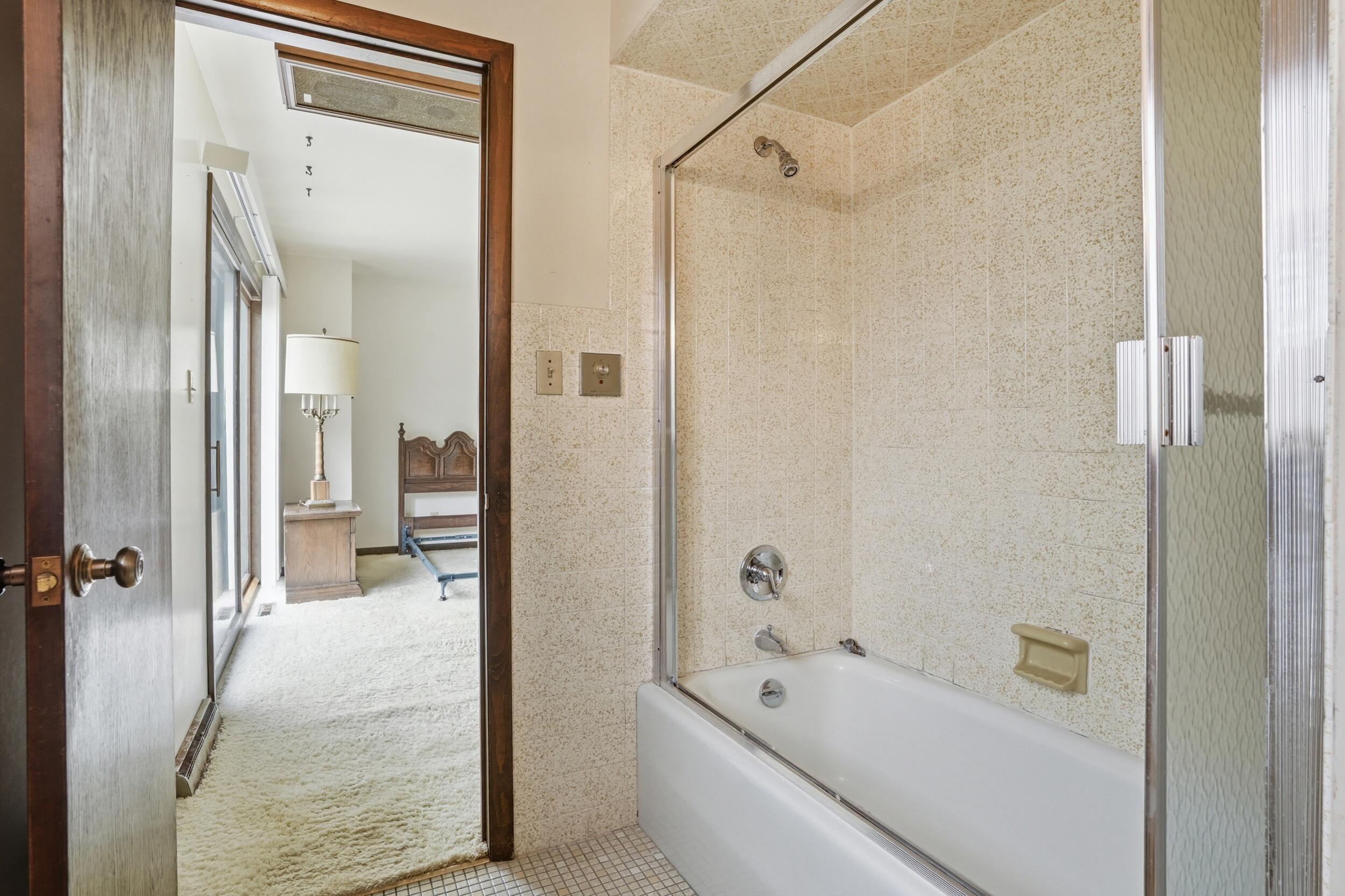 9300 Chestnut Lane, Munster, IN 46321; Image #21
