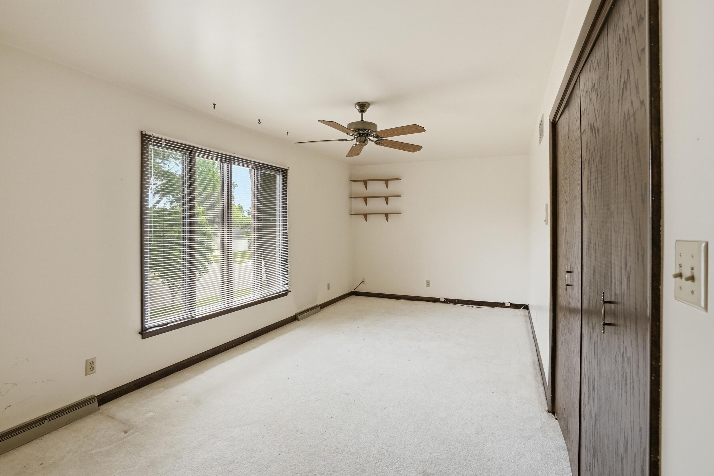 9300 Chestnut Lane, Munster, IN 46321; Image #23