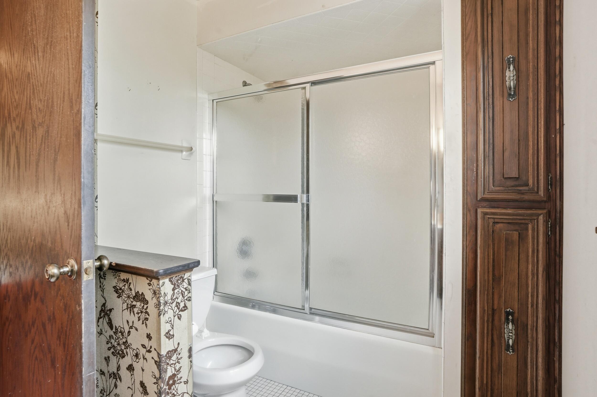 9300 Chestnut Lane, Munster, IN 46321; Image #26