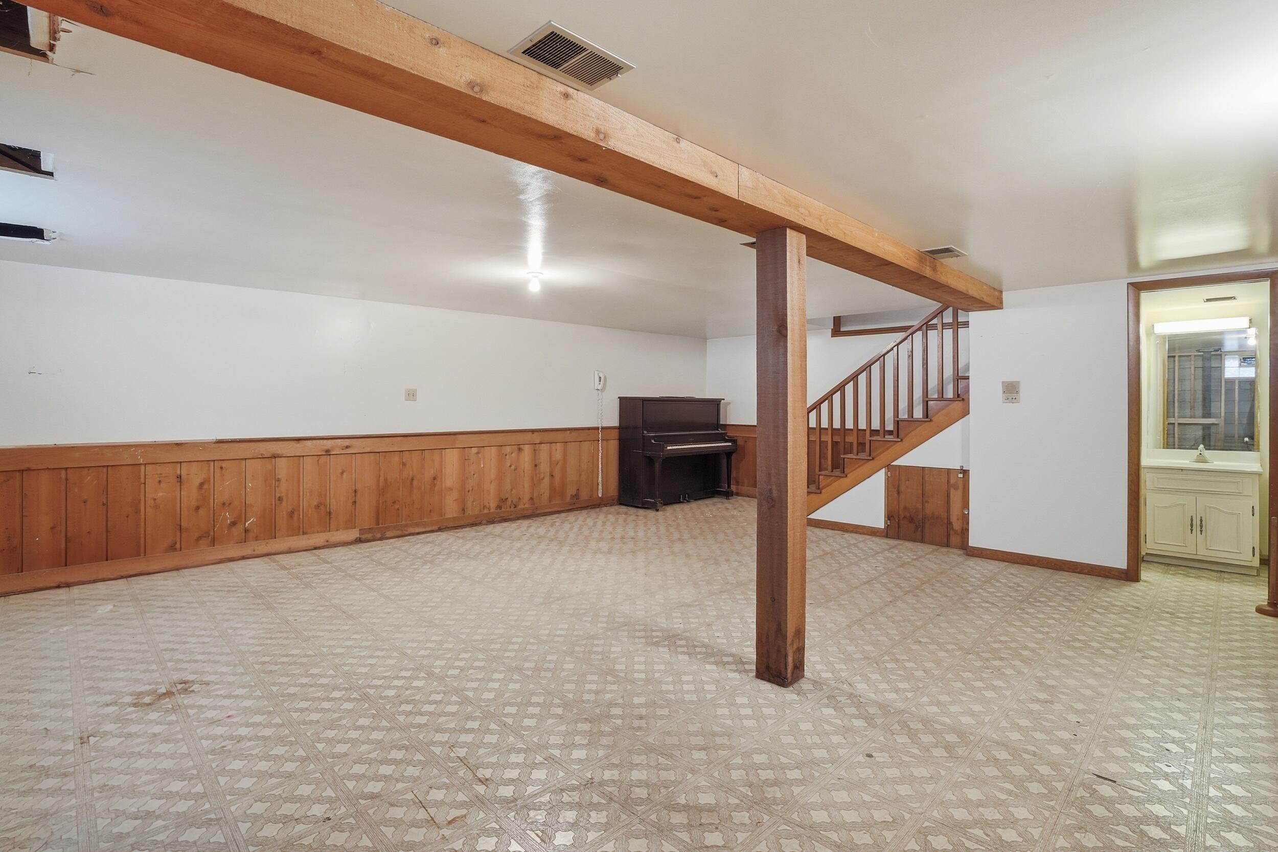9300 Chestnut Lane, Munster, IN 46321; Image #28
