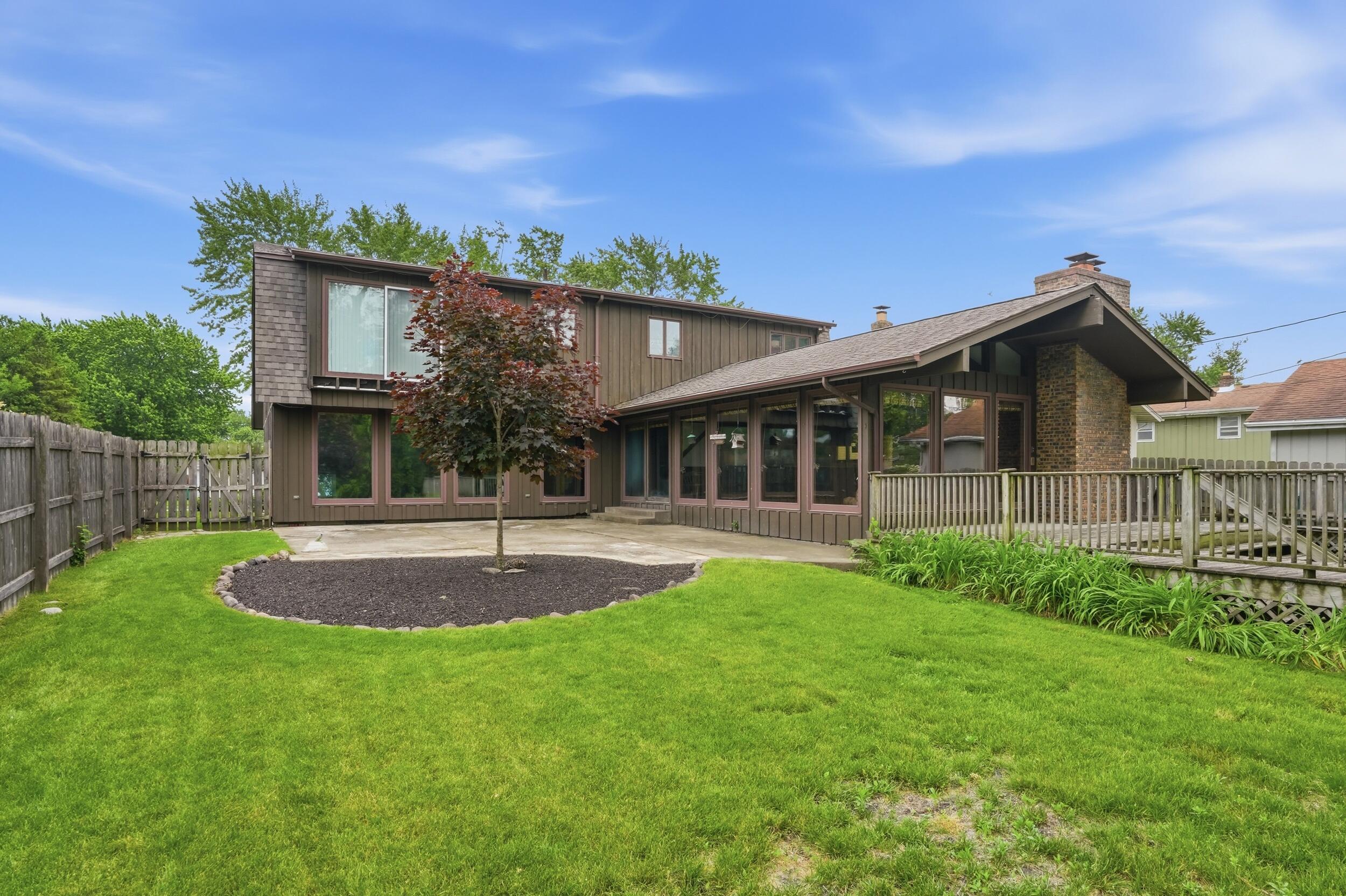 9300 Chestnut Lane, Munster, IN 46321; Image #3