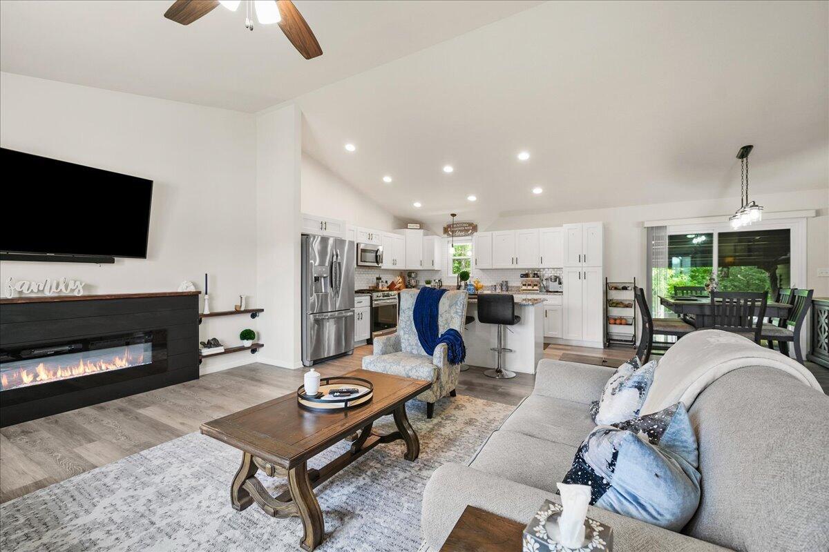 685 Friars Green, Valparaiso, IN 46385; Image #5