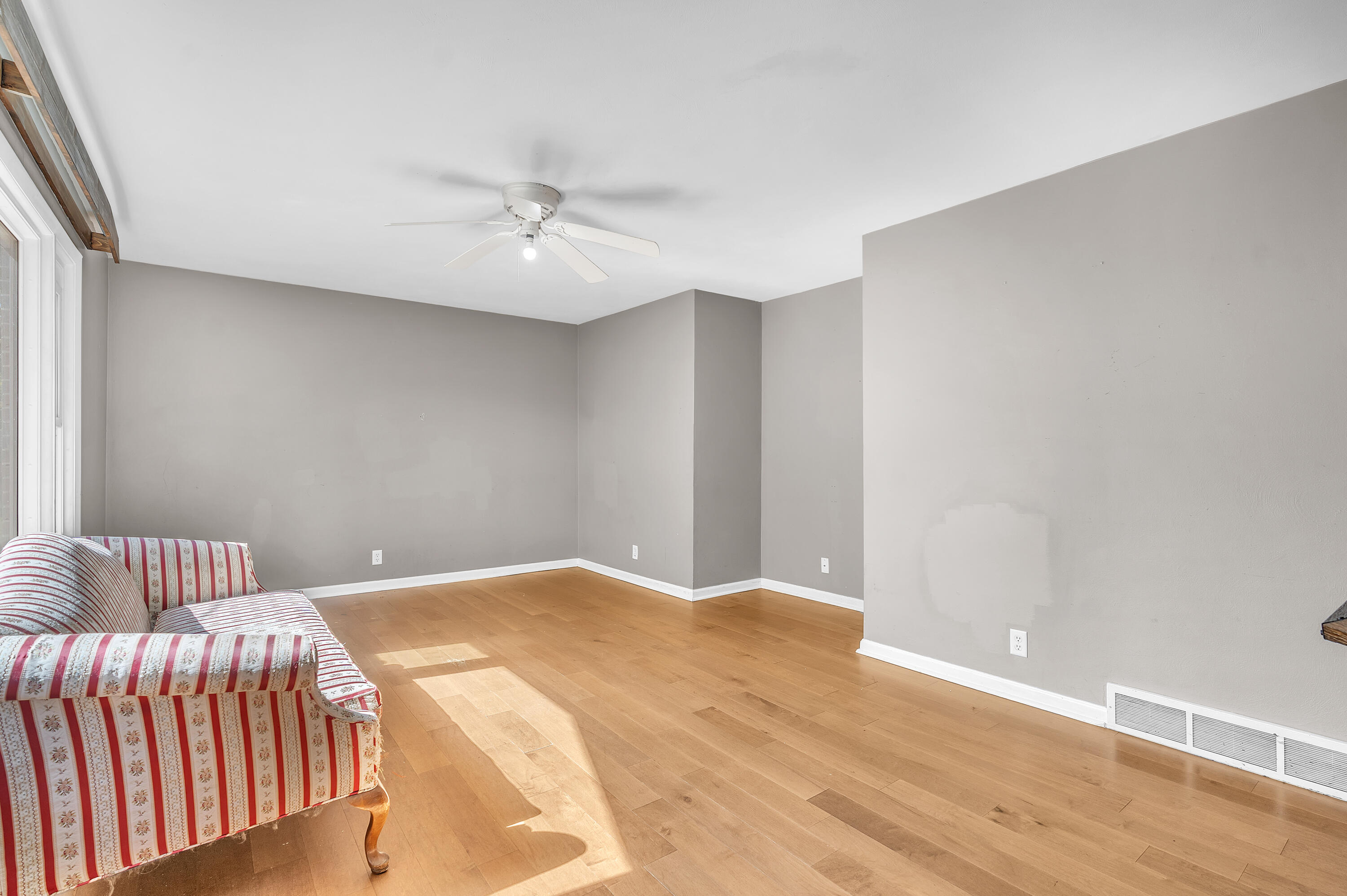 325 Cedar Street NW, DeMotte, IN 46310; Image #11
