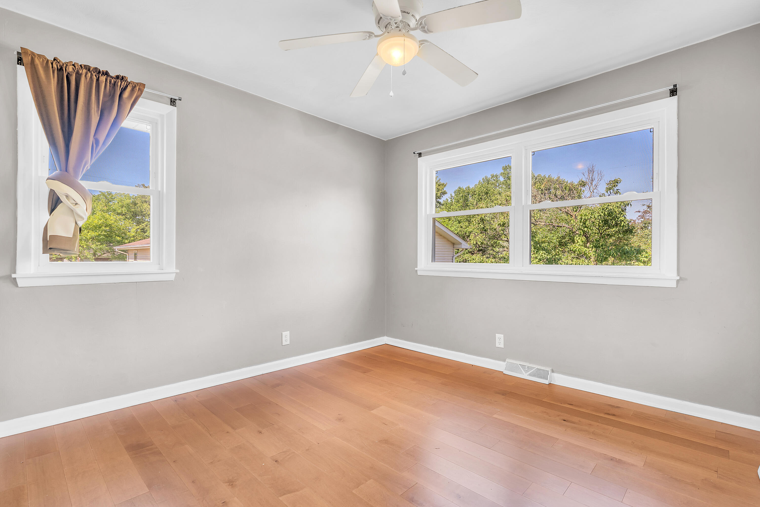 325 Cedar Street NW, DeMotte, IN 46310; Image #15
