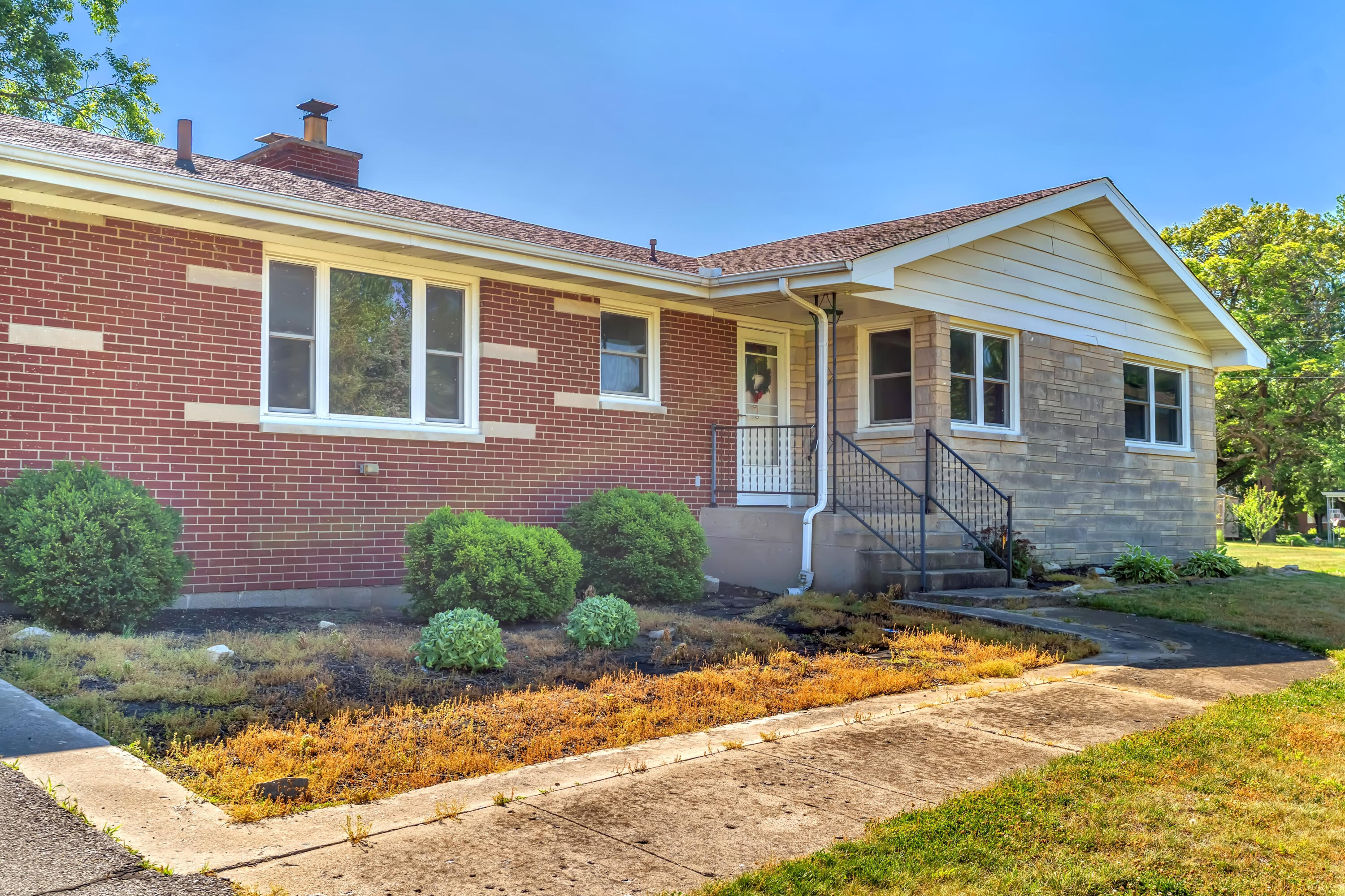 325 Cedar Street NW, DeMotte, IN 46310; Image #2