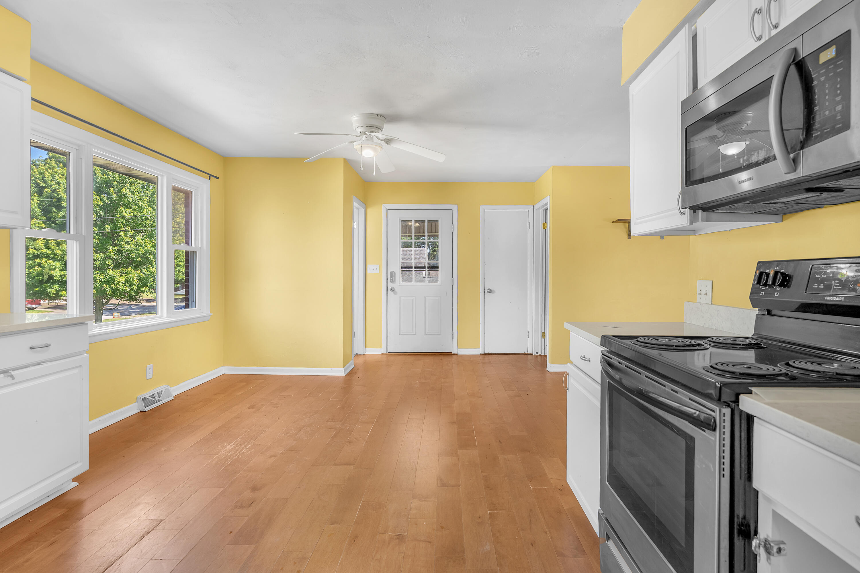 325 Cedar Street NW, DeMotte, IN 46310; Image #8