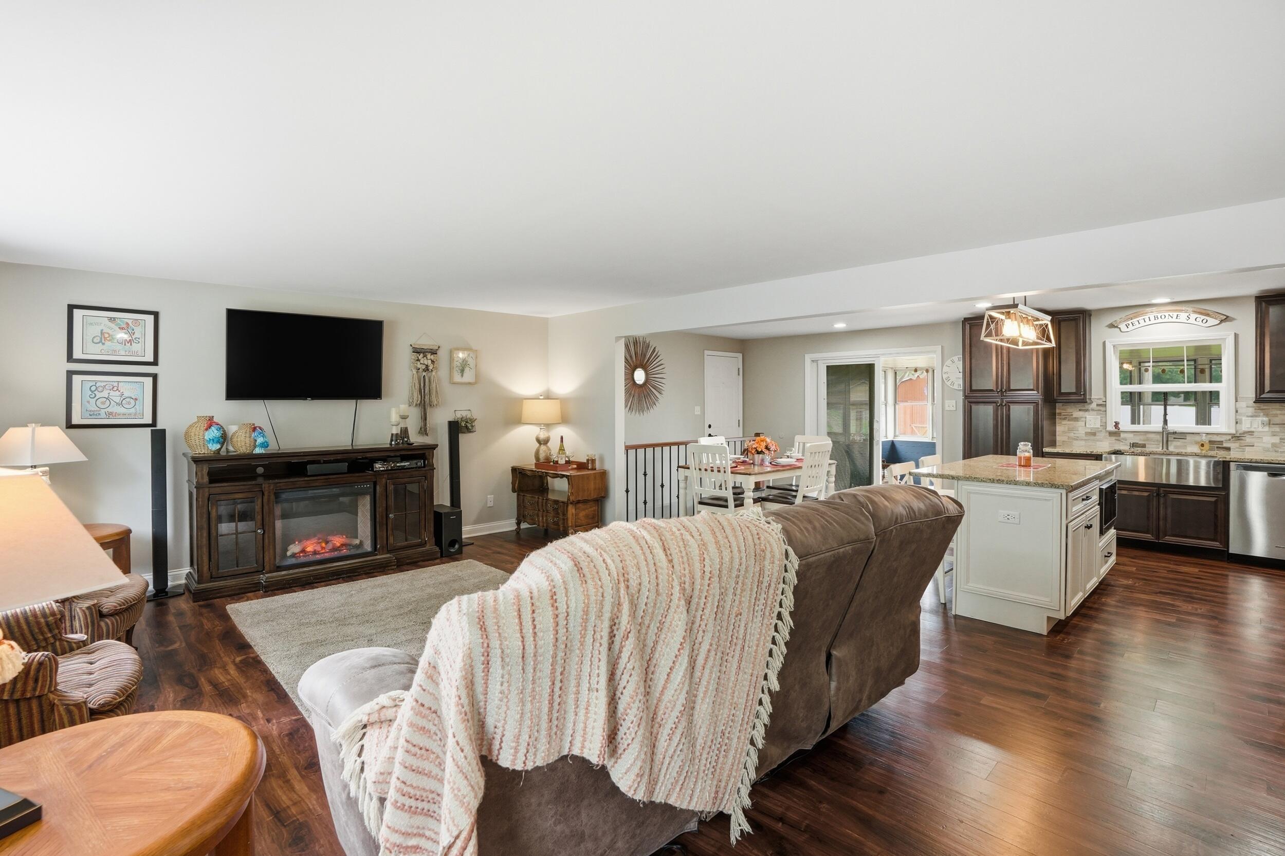 1015 Pettibone Street, Crown Point, IN 46307; Image #6