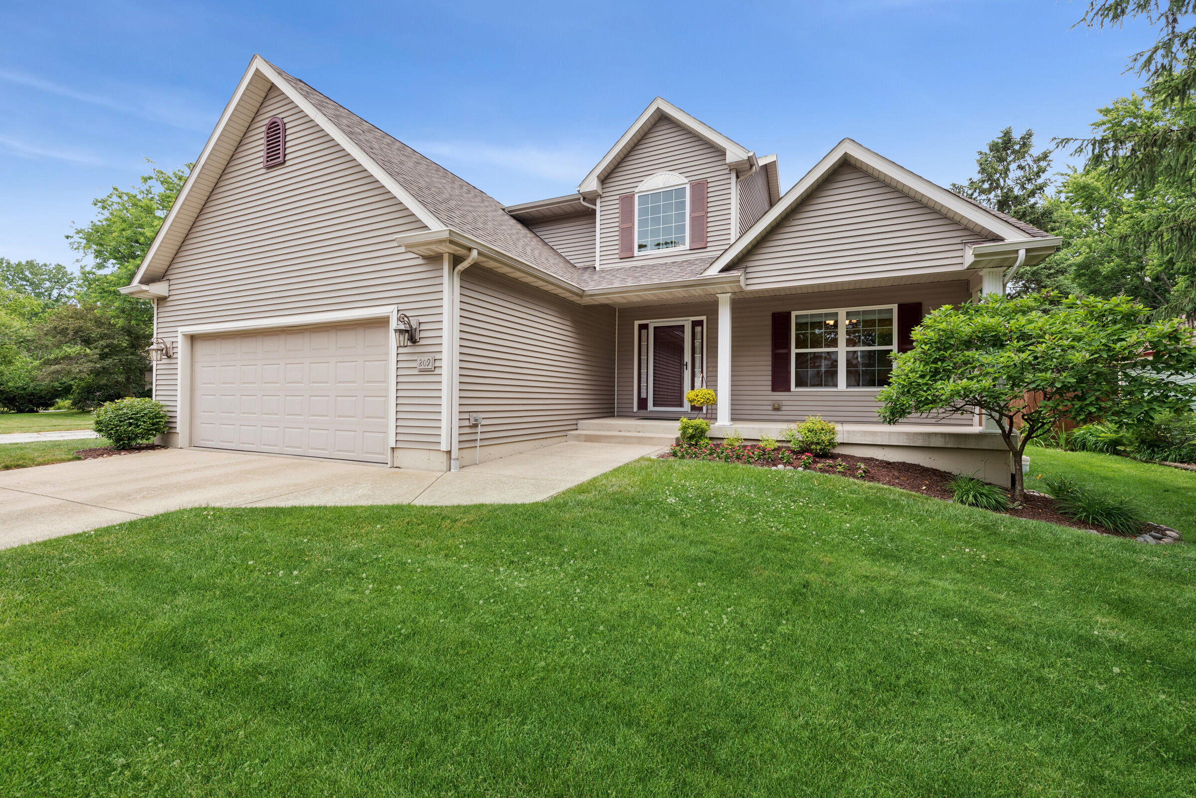 209 Sunflower Drive, Valparaiso, IN 46383; Image #2