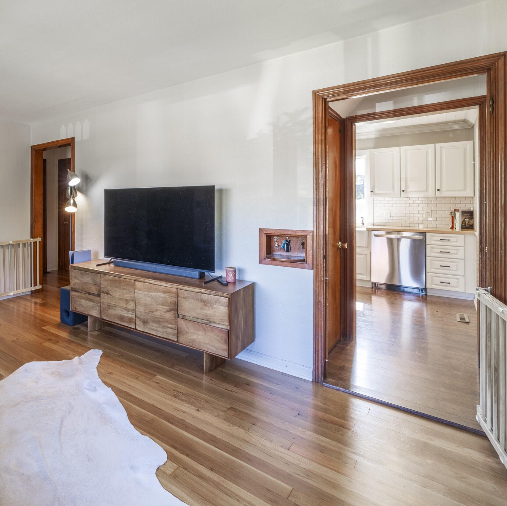 6828 Schneider Avenue, Hammond, IN 46323; Image #10