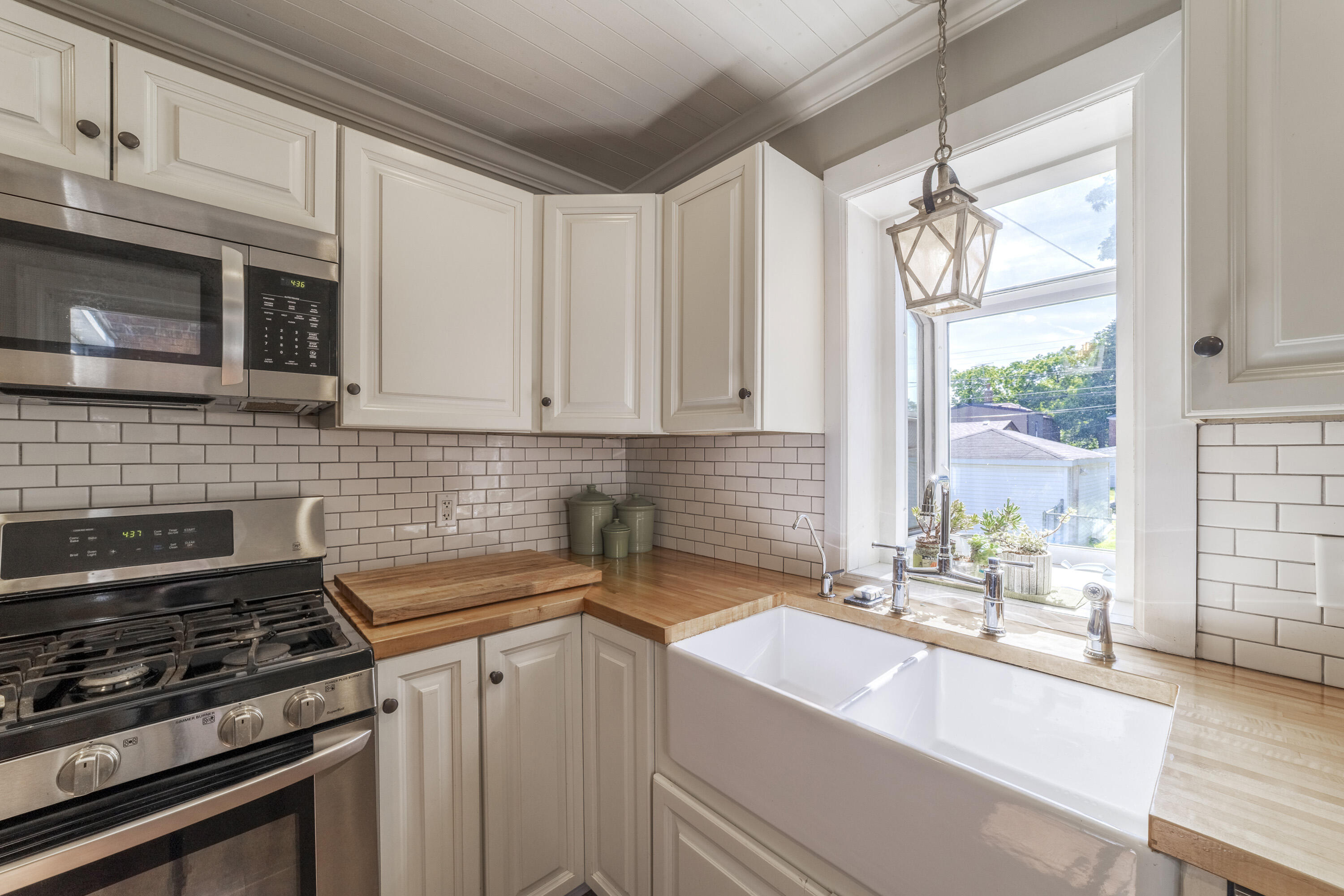 6828 Schneider Avenue, Hammond, IN 46323; Image #12