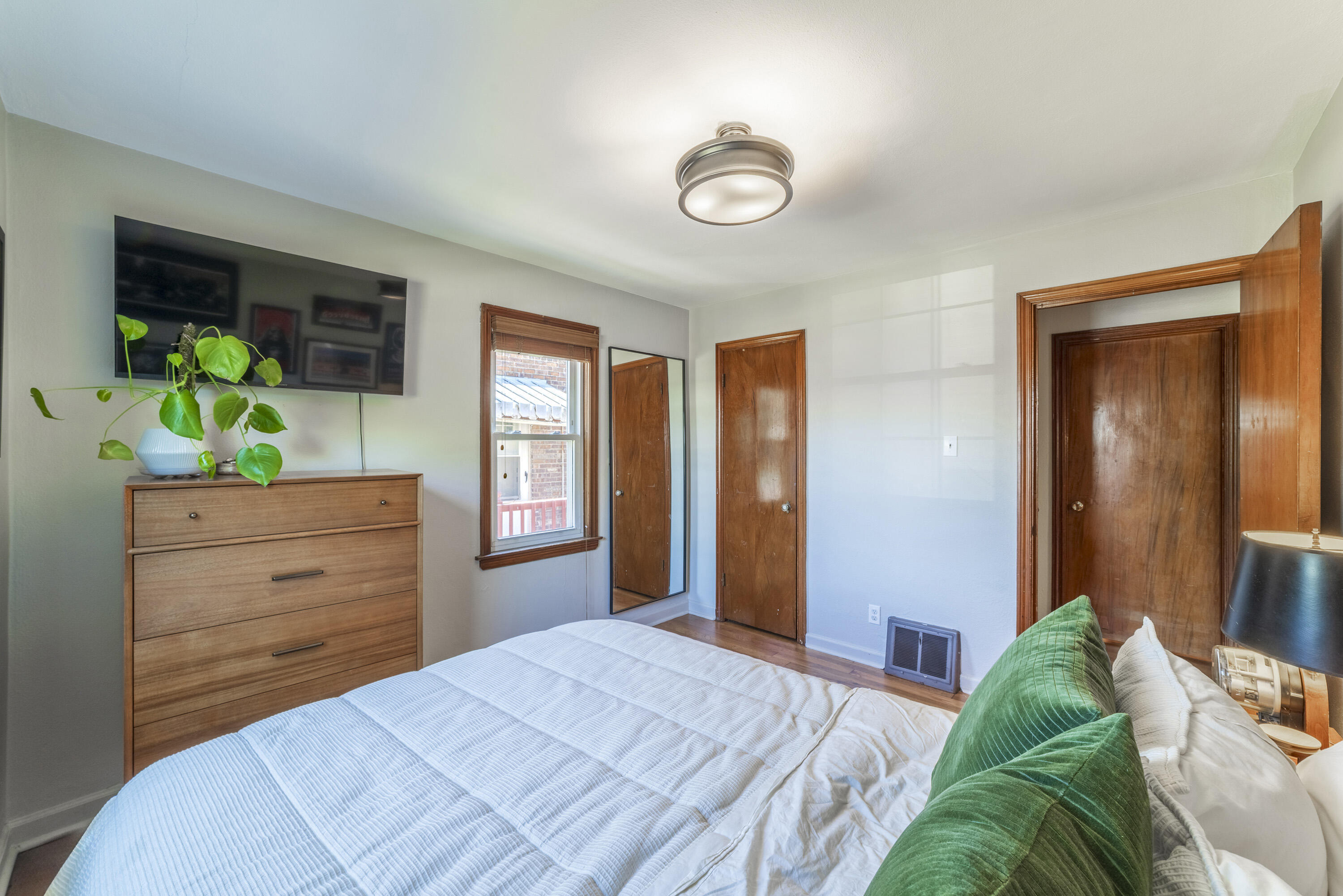 6828 Schneider Avenue, Hammond, IN 46323; Image #27