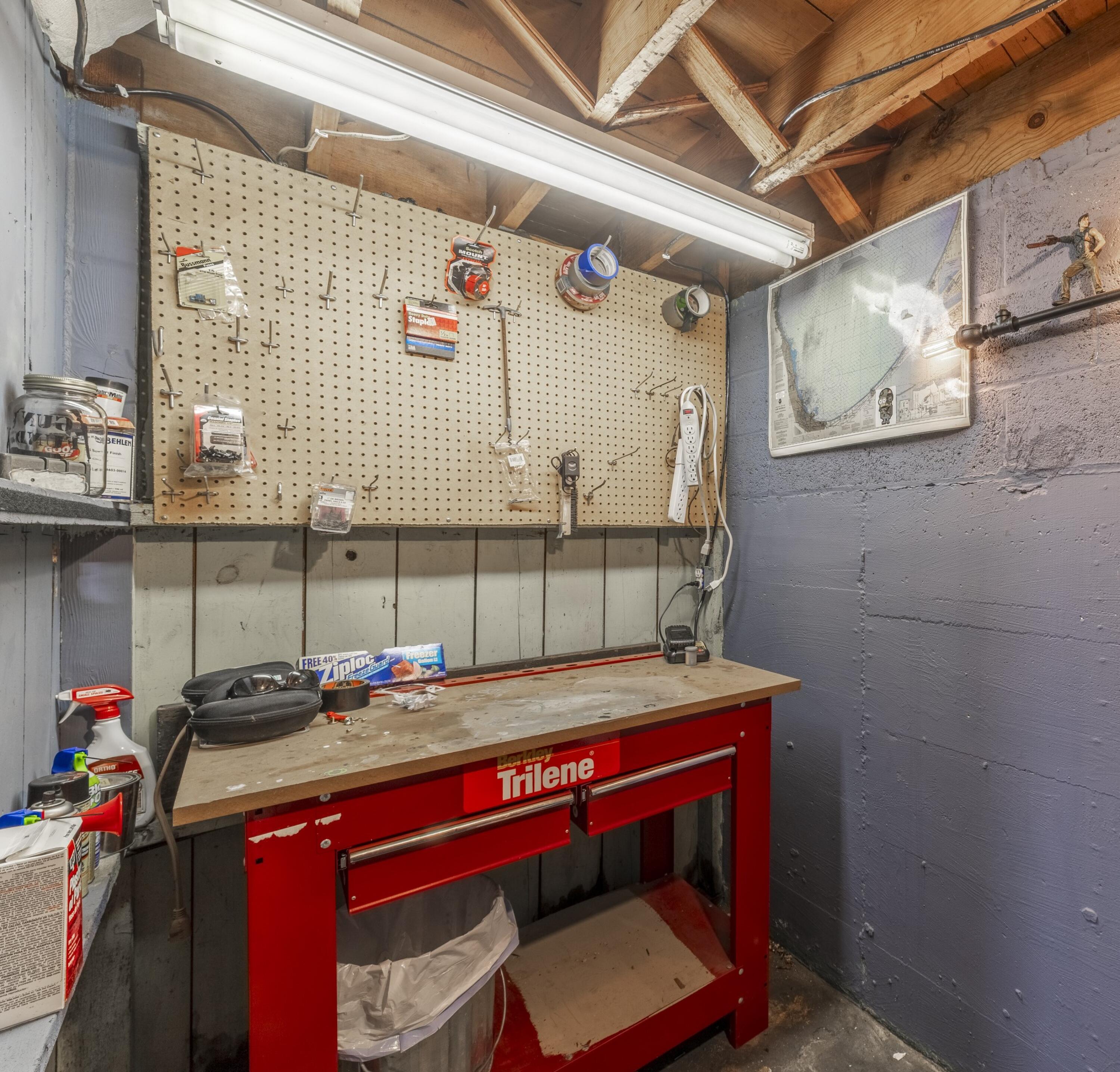 6828 Schneider Avenue, Hammond, IN 46323; Image #30
