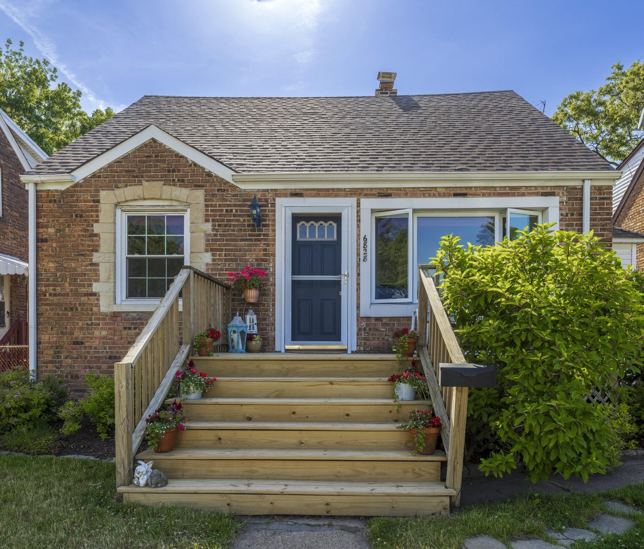 6828 Schneider Avenue, Hammond, IN 46323; Image #33