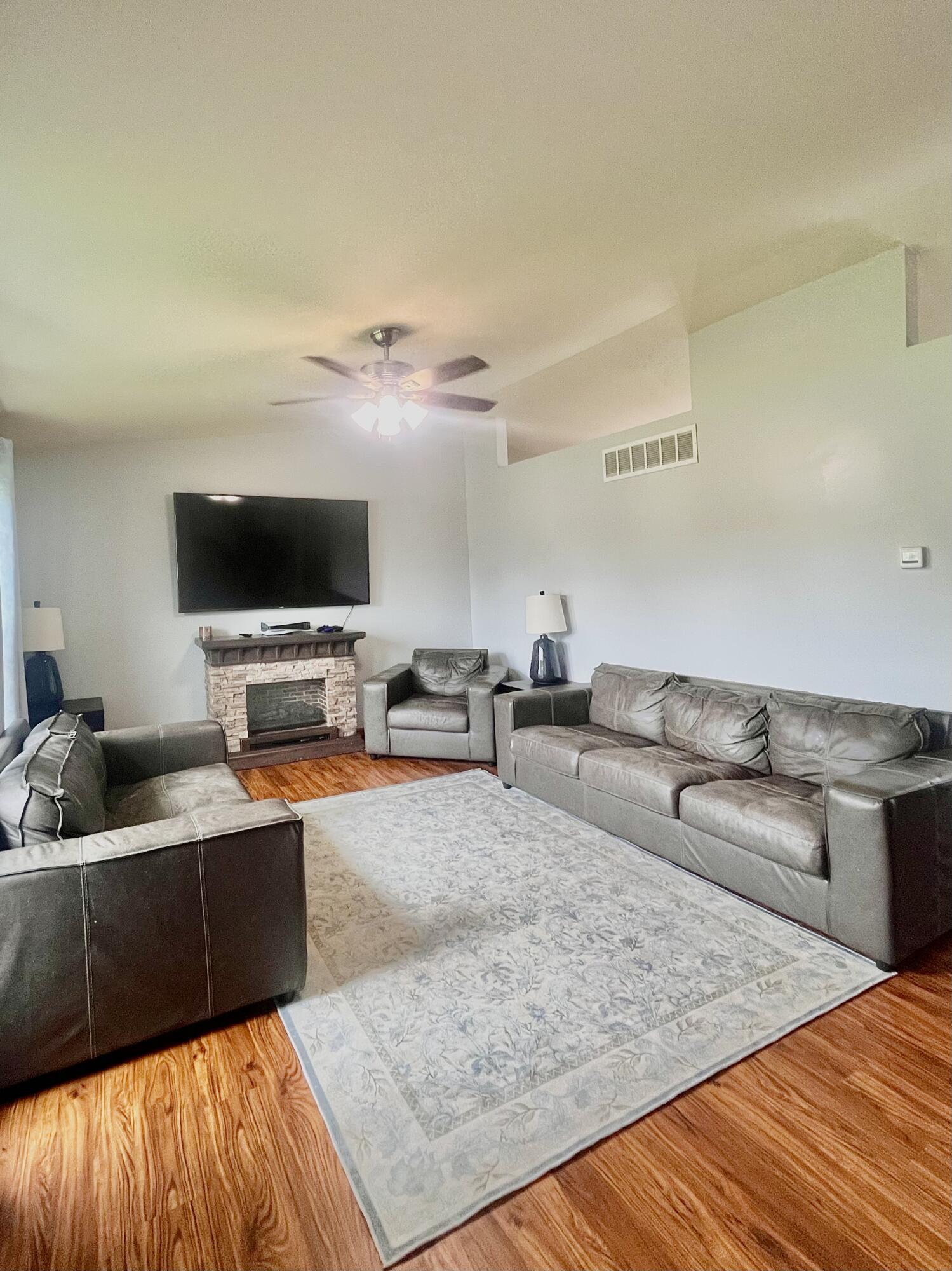 10622 Manor Drive, St. John, IN 46373; Image #4
