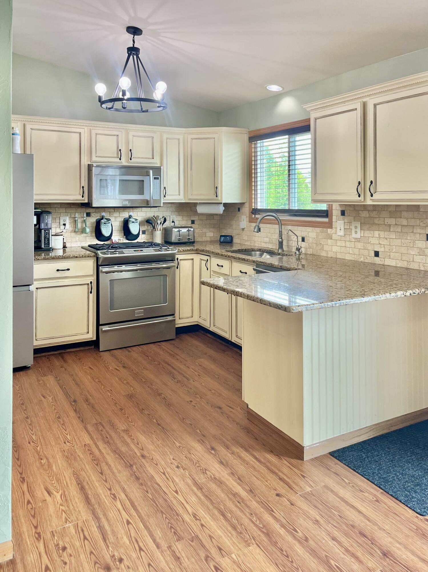 10622 Manor Drive, St. John, IN 46373; Image #6
