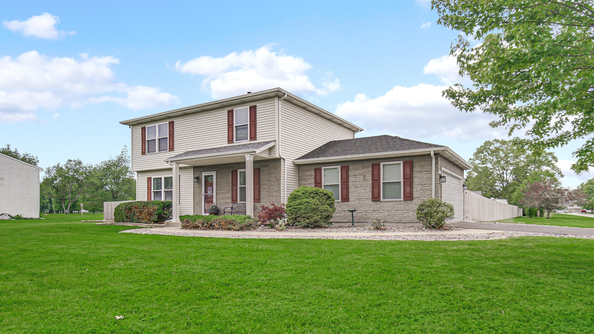 236 Kimrich Circle N, Valparaiso, IN 46385; Image #2
