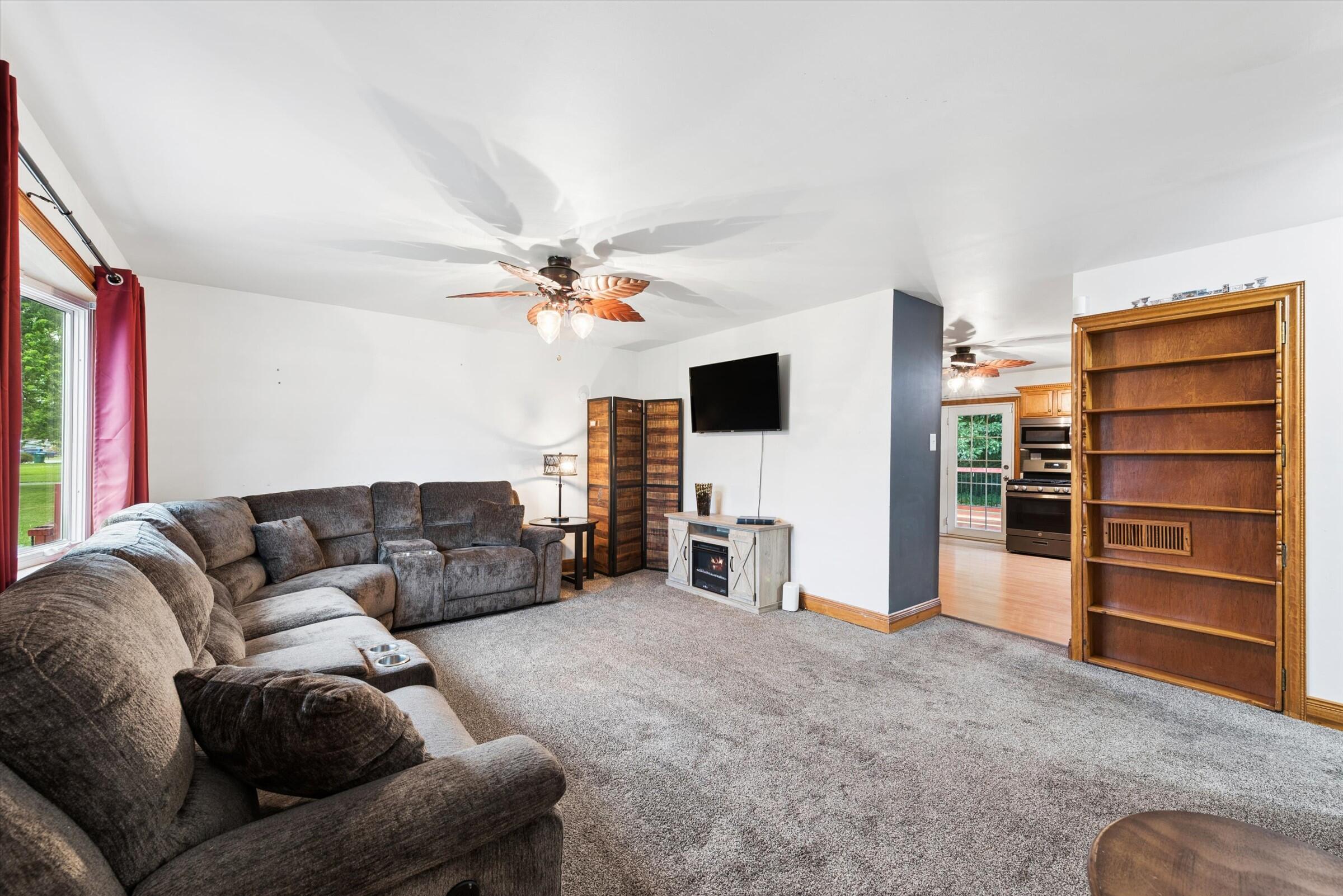 371 W 550 N, Valparaiso, IN 46385; Image #3