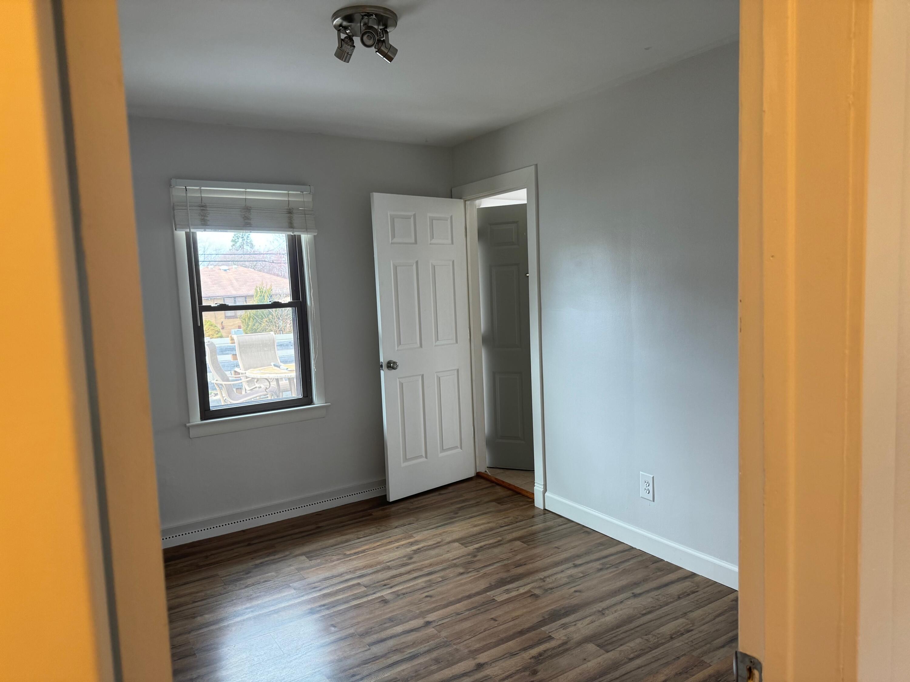 8334 Columbia Avenue, Munster, IN 46321; Image #12