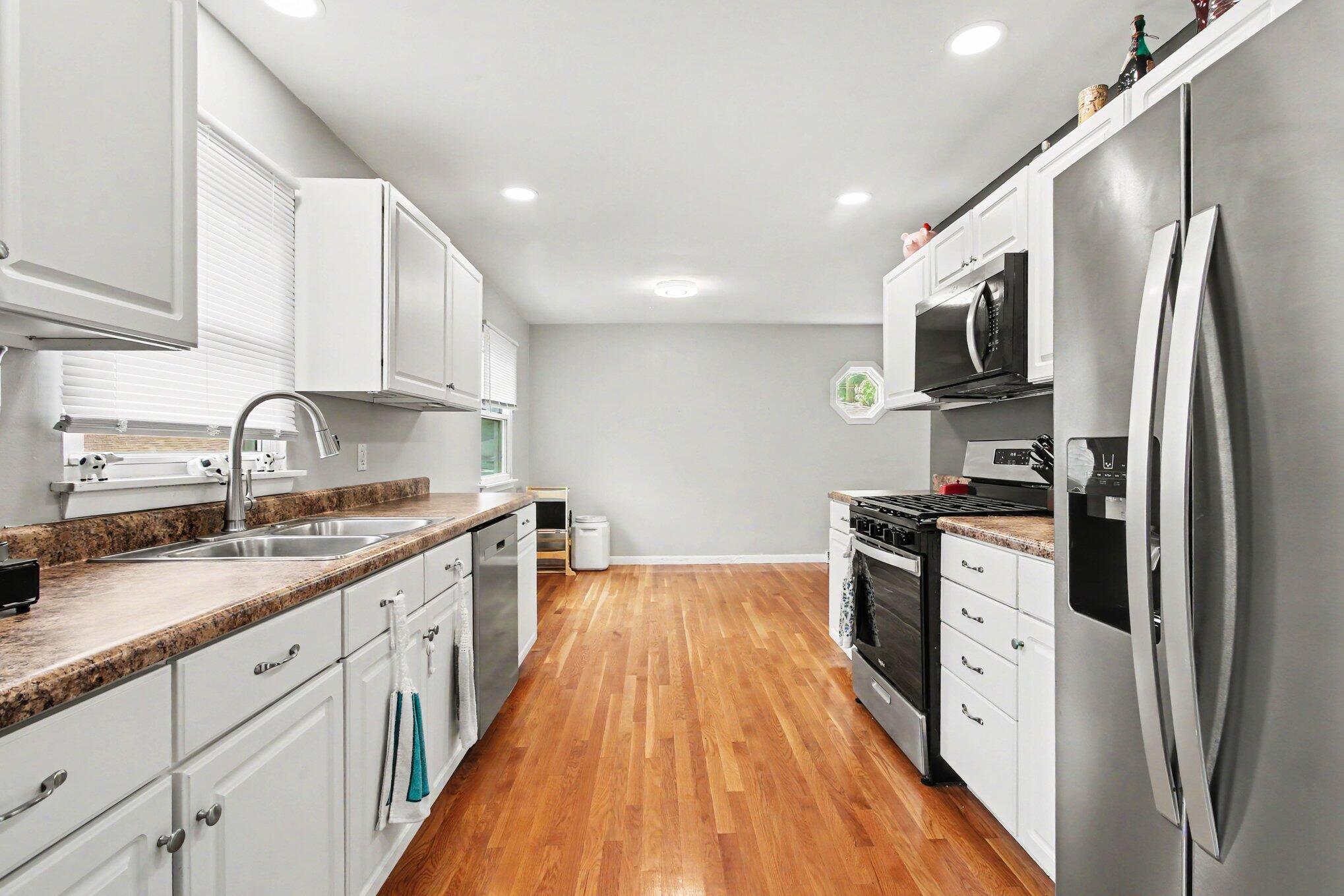 1033 S Decatur Street, Hobart, IN 46342; Image #10