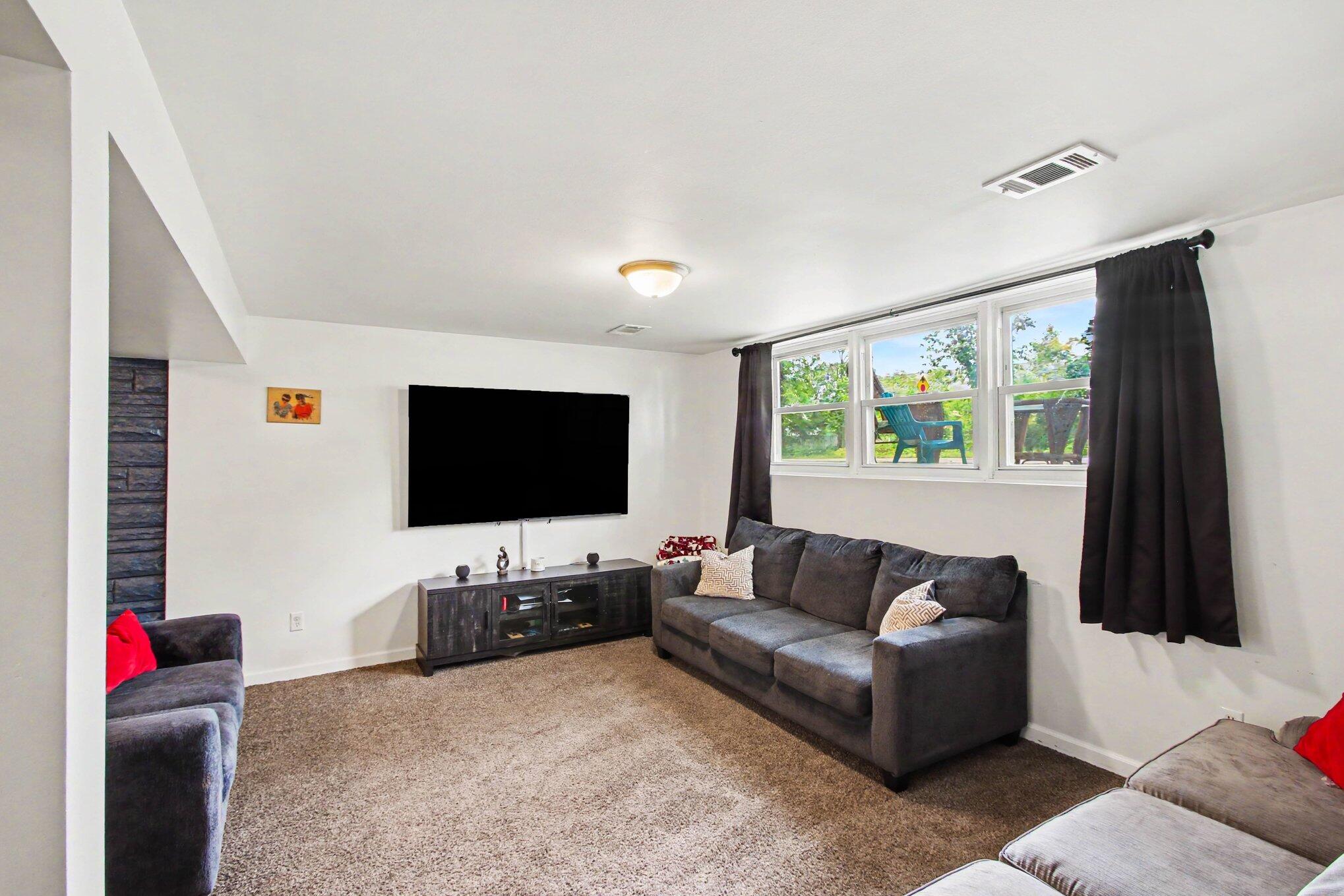 1033 S Decatur Street, Hobart, IN 46342; Image #18