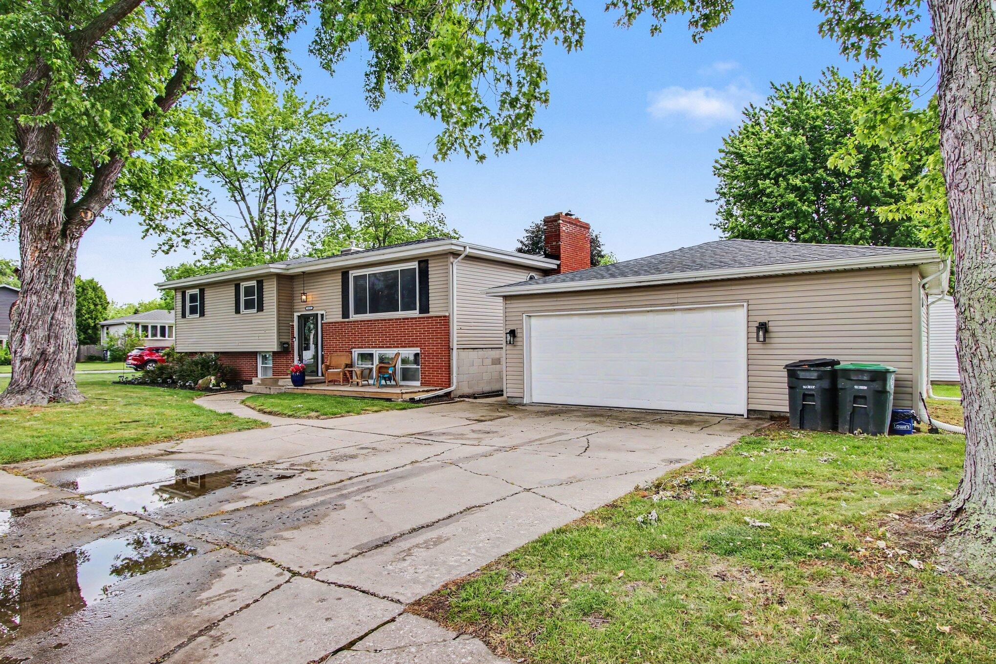 1033 S Decatur Street, Hobart, IN 46342; Image #3