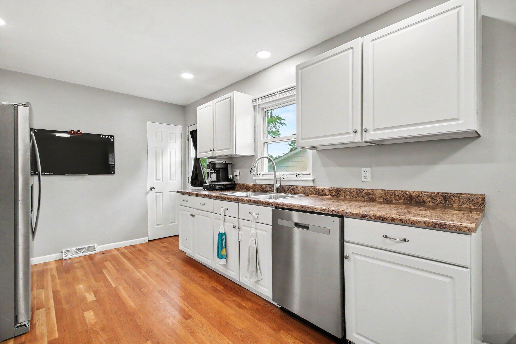 1033 S Decatur Street, Hobart, IN 46342; Image #7