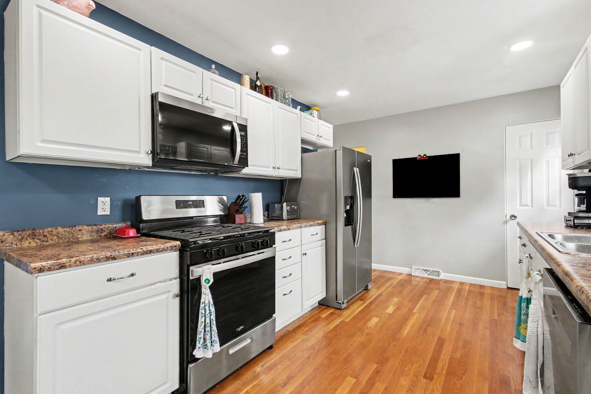 1033 S Decatur Street, Hobart, IN 46342; Image #8