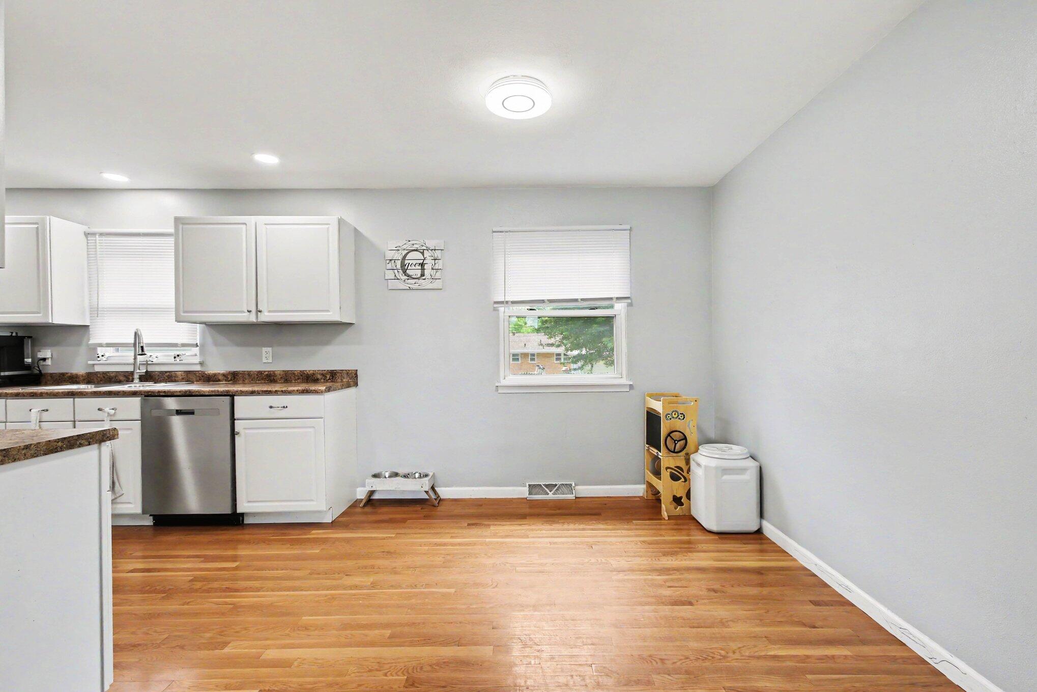1033 S Decatur Street, Hobart, IN 46342; Image #9