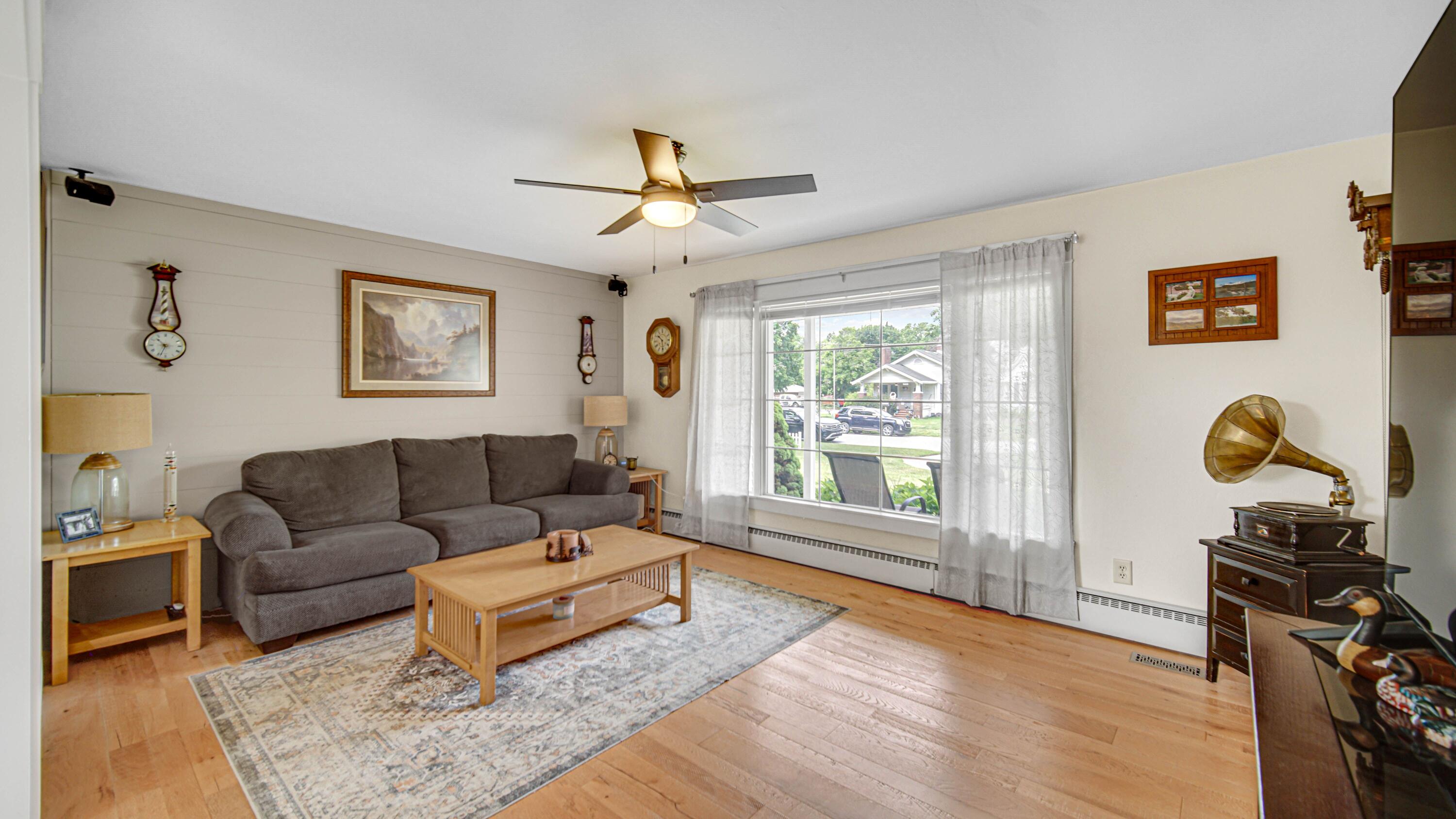847 Garfield Street, Hobart, IN 46342; Image #4