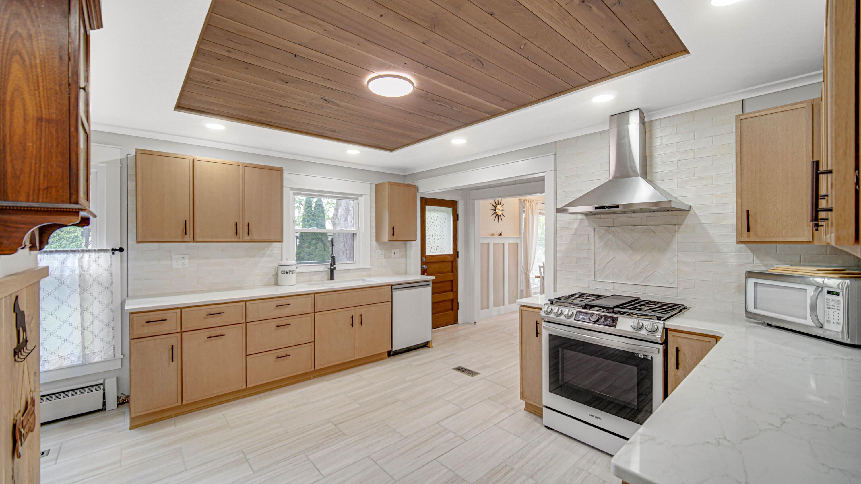 847 Garfield Street, Hobart, IN 46342; Image #6