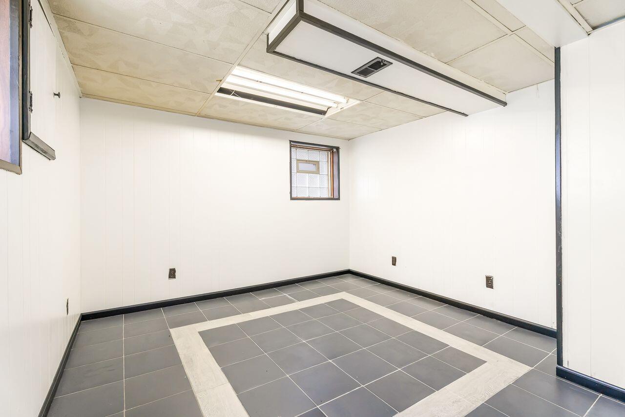 4333 Homerlee Avenue, East Chicago, IN 46312; Image #16