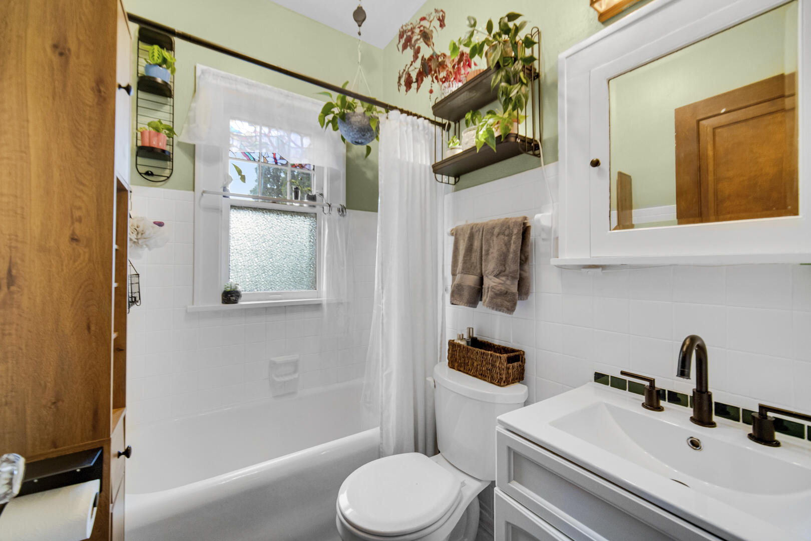 200 N Kelly Street, Hobart, IN 46342; Image #12