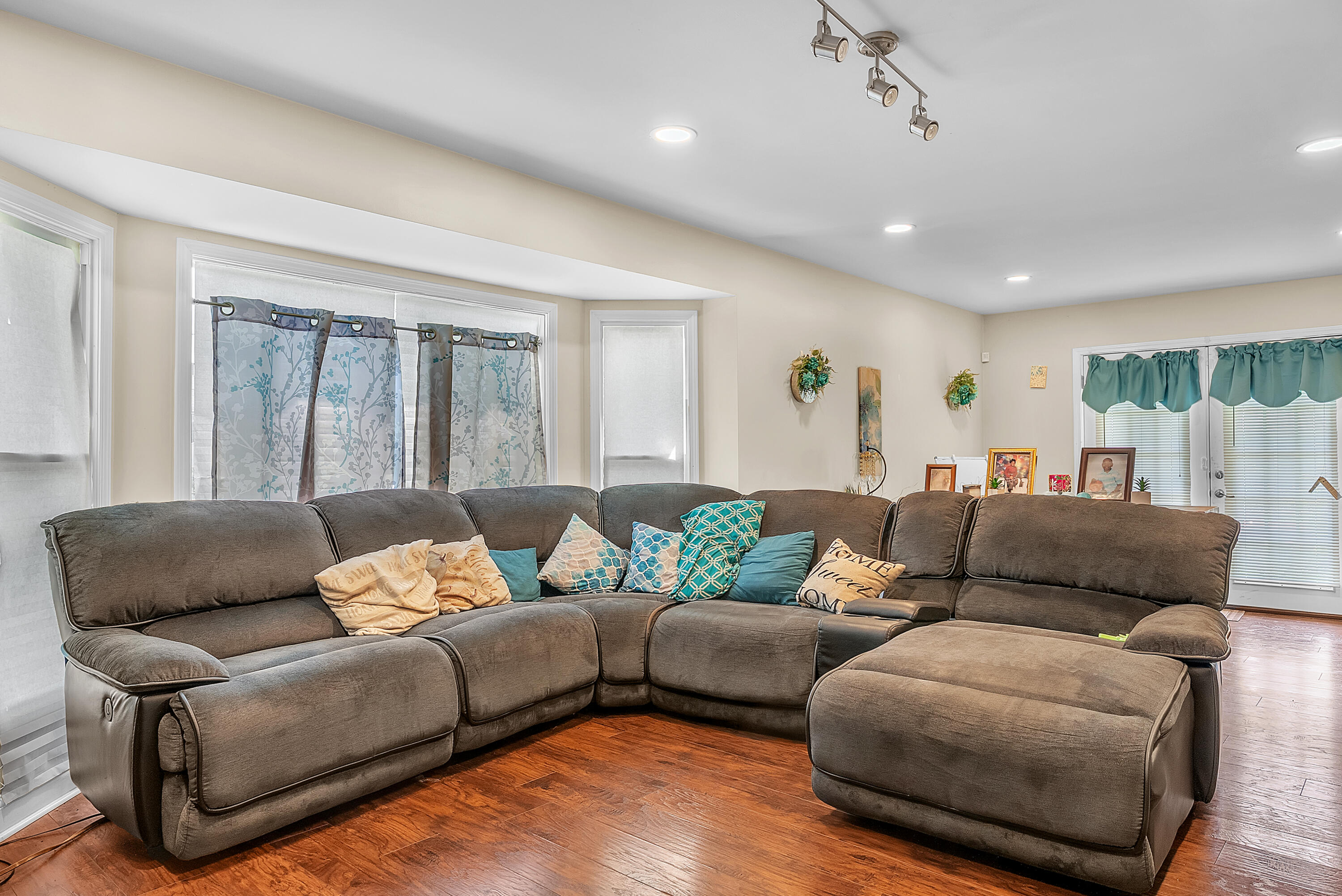 605 E 53rd Avenue, Merrillville, IN 46410; Image #5