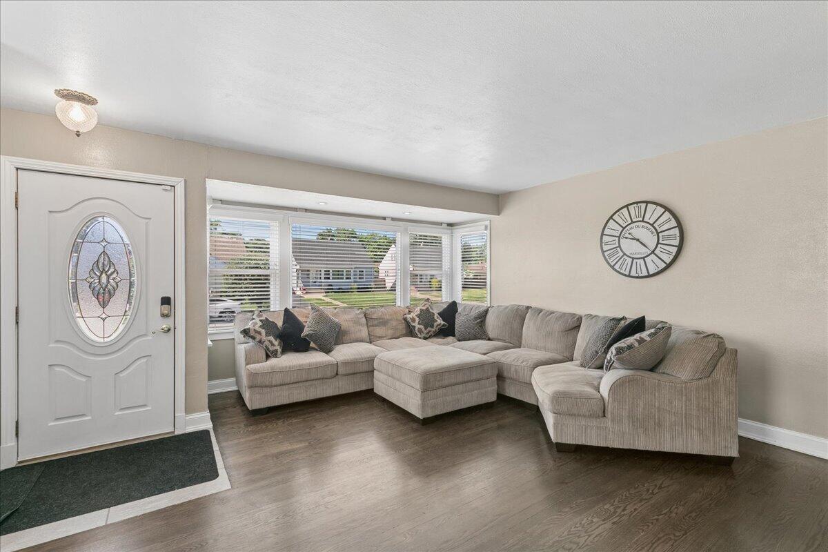 3911 Jewett Avenue, Highland, IN 46322; Image #2