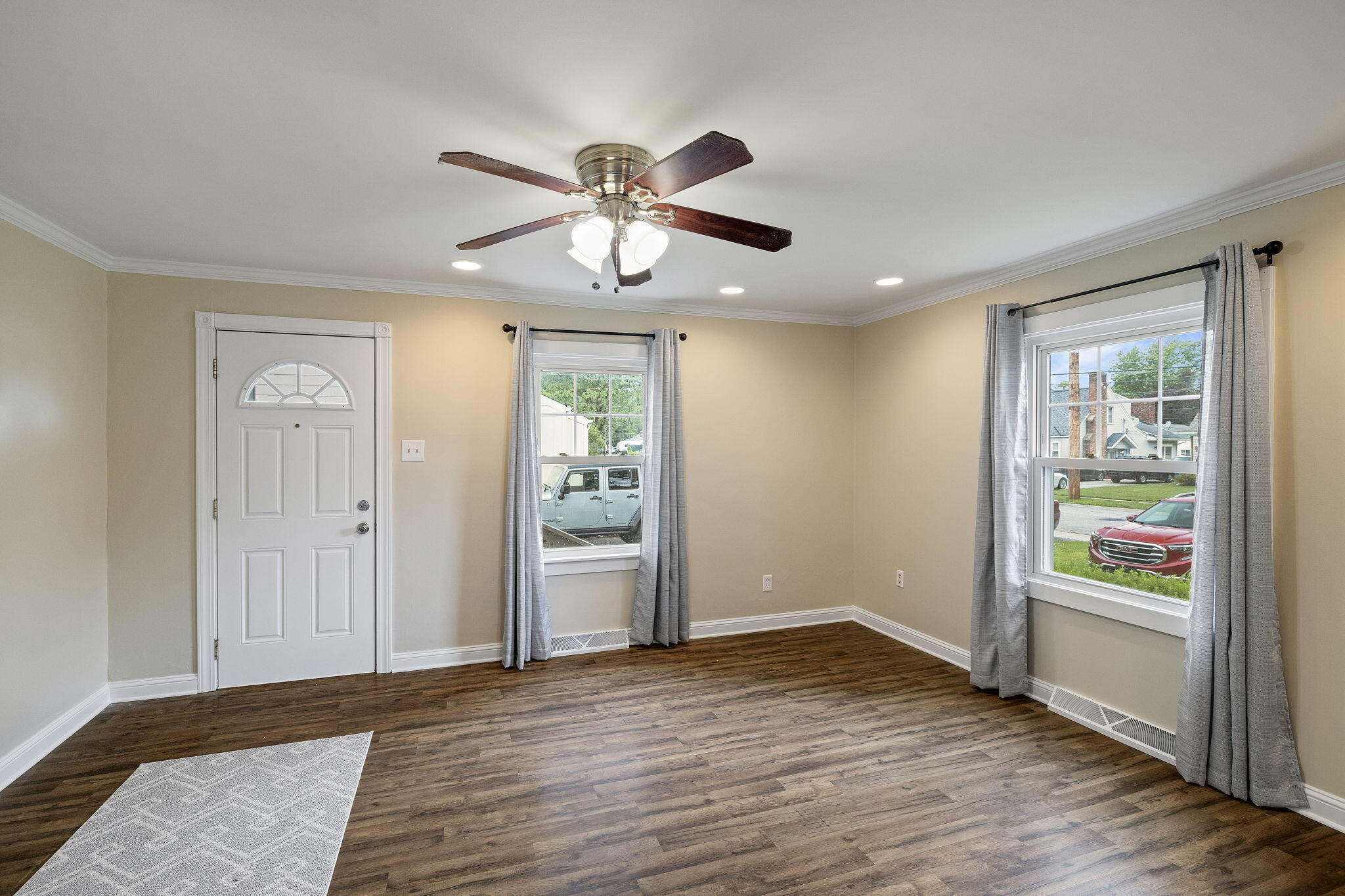 611 W North Street, Crown Point, IN 46307; Image #4