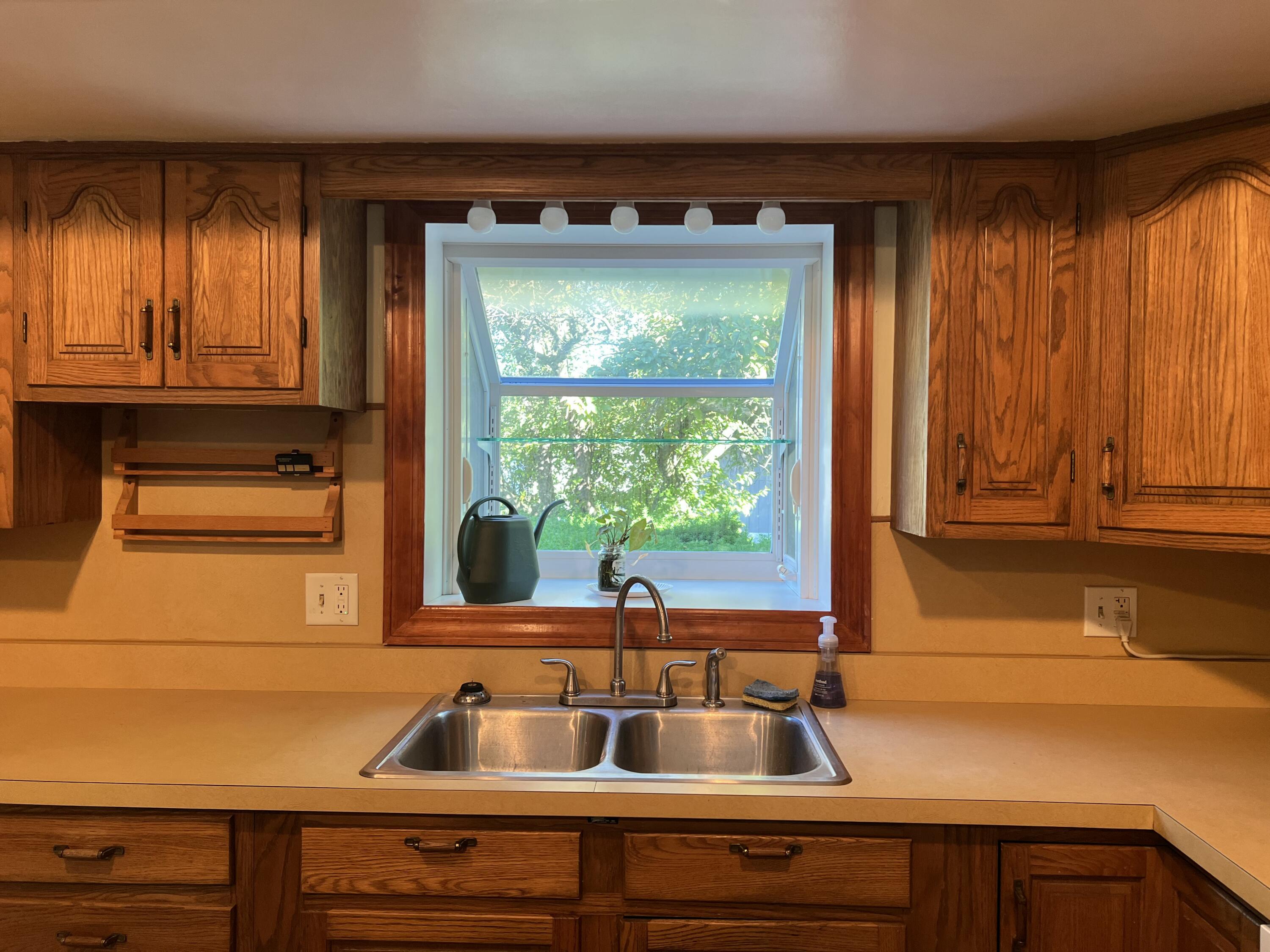9508 Southwood Drive, Munster, IN 46321; Image #12