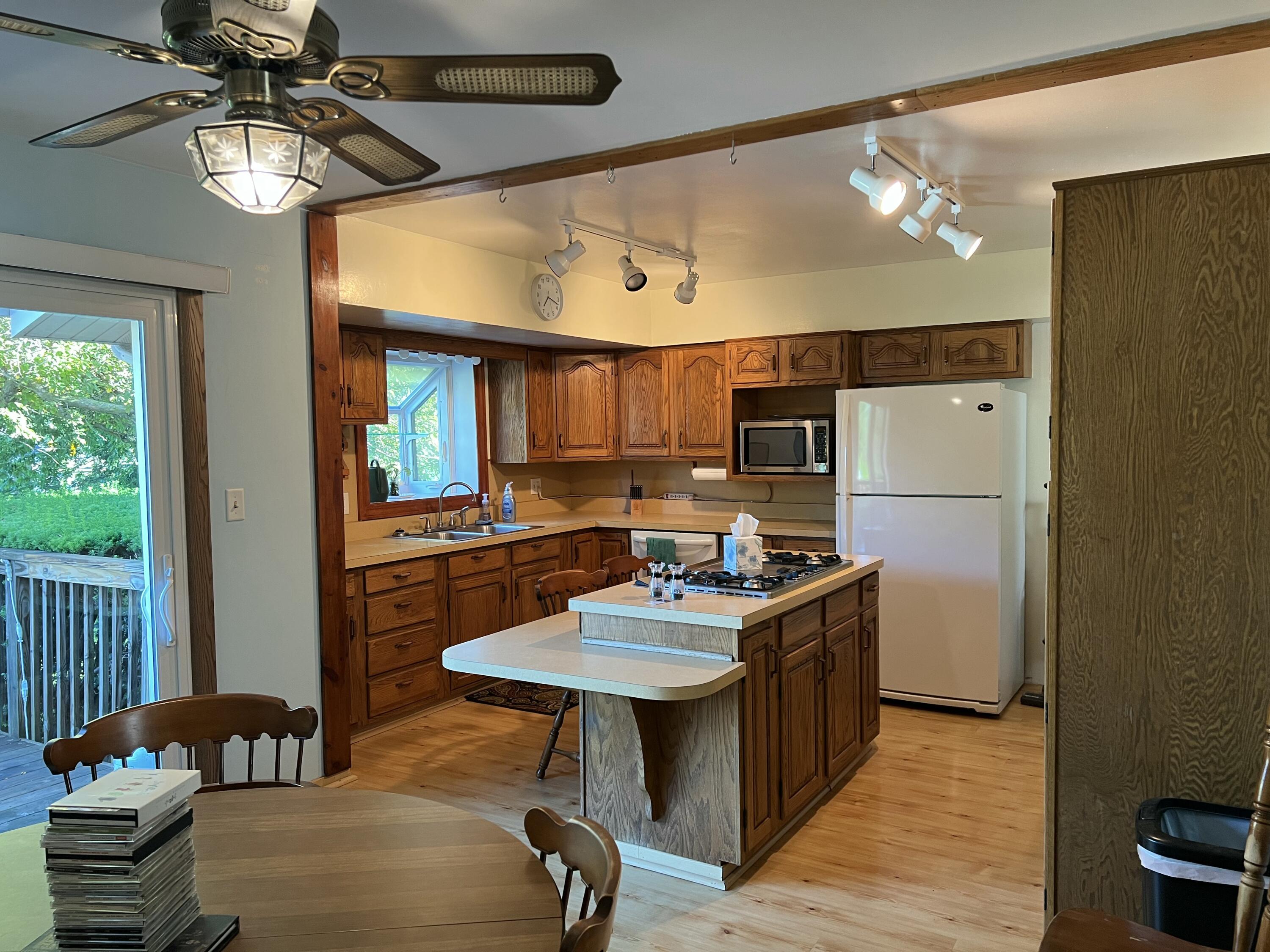 9508 Southwood Drive, Munster, IN 46321; Image #8