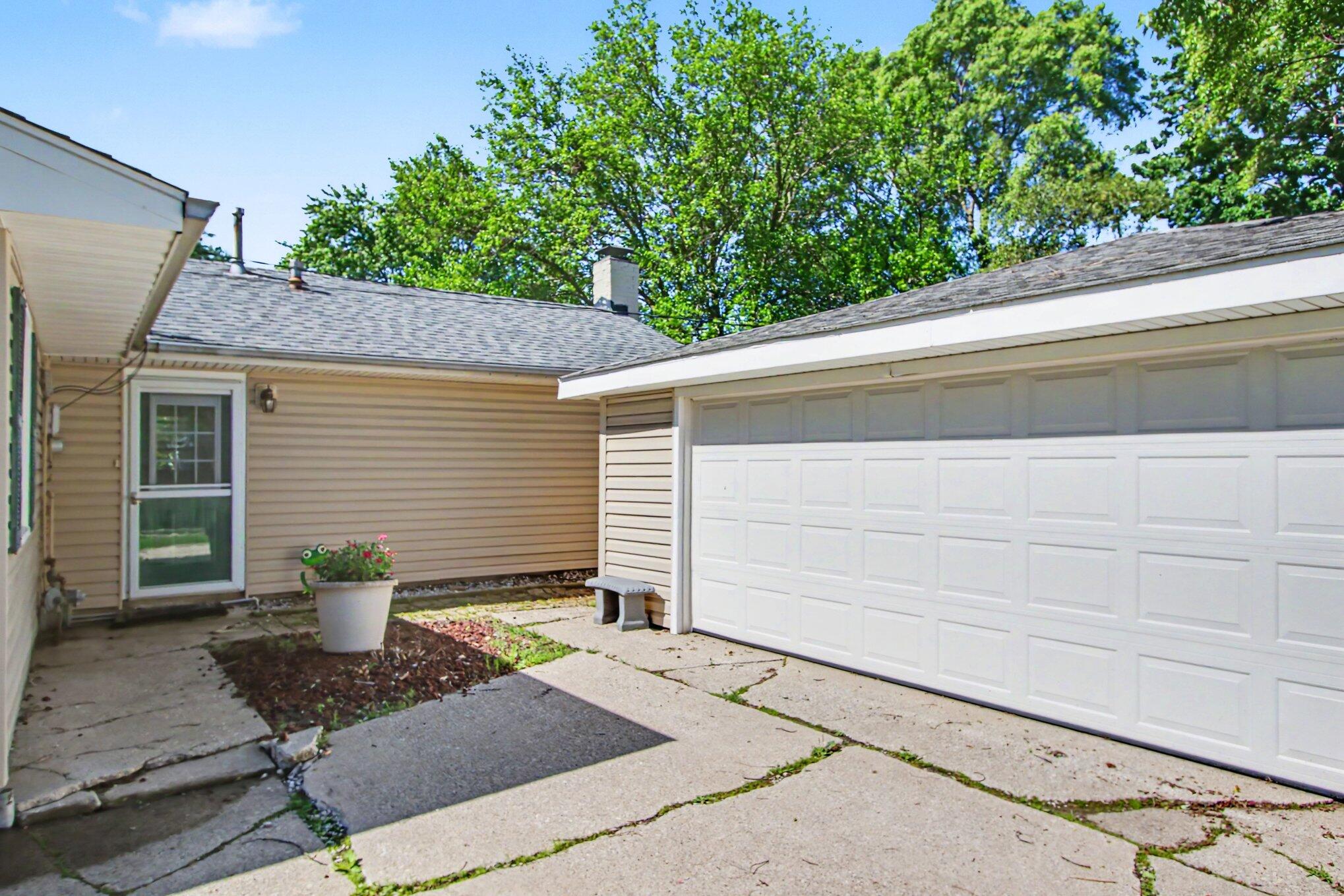 8016 Gordon Place, Highland, IN 46322; Image #20