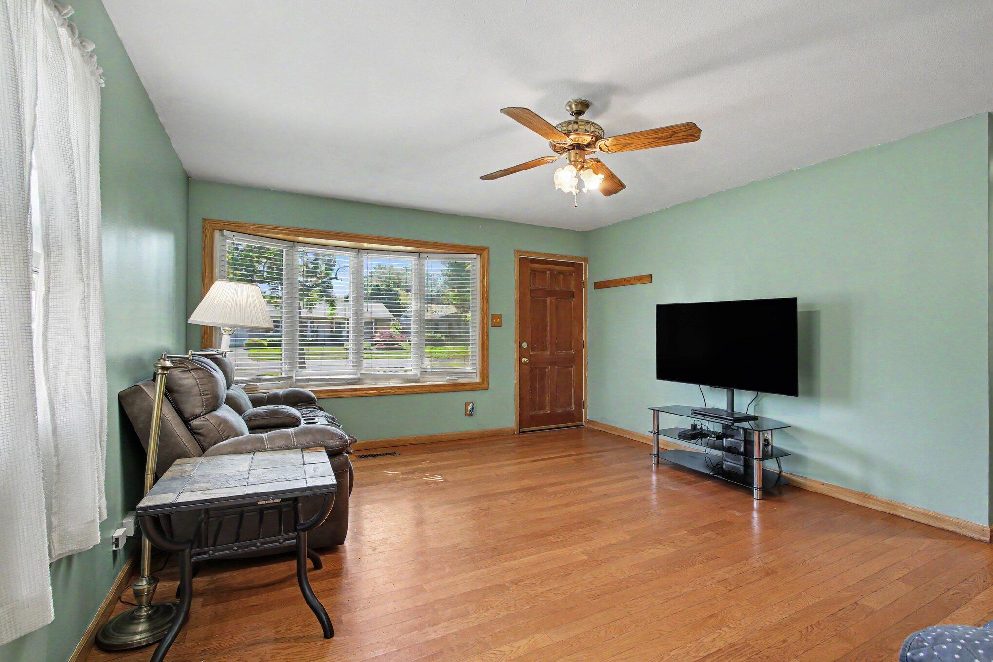 8016 Gordon Place, Highland, IN 46322; Image #7