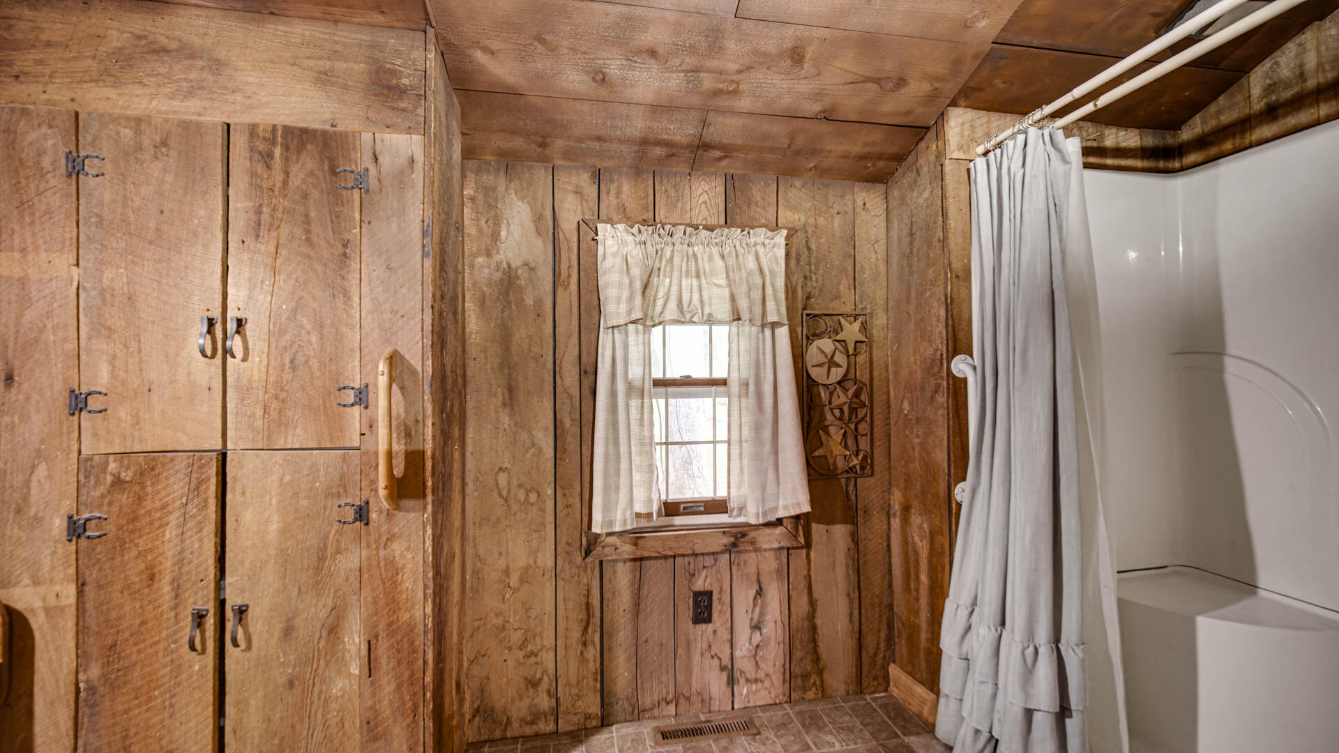 202 Sturdy Road, Valparaiso, IN 46383; Image #16