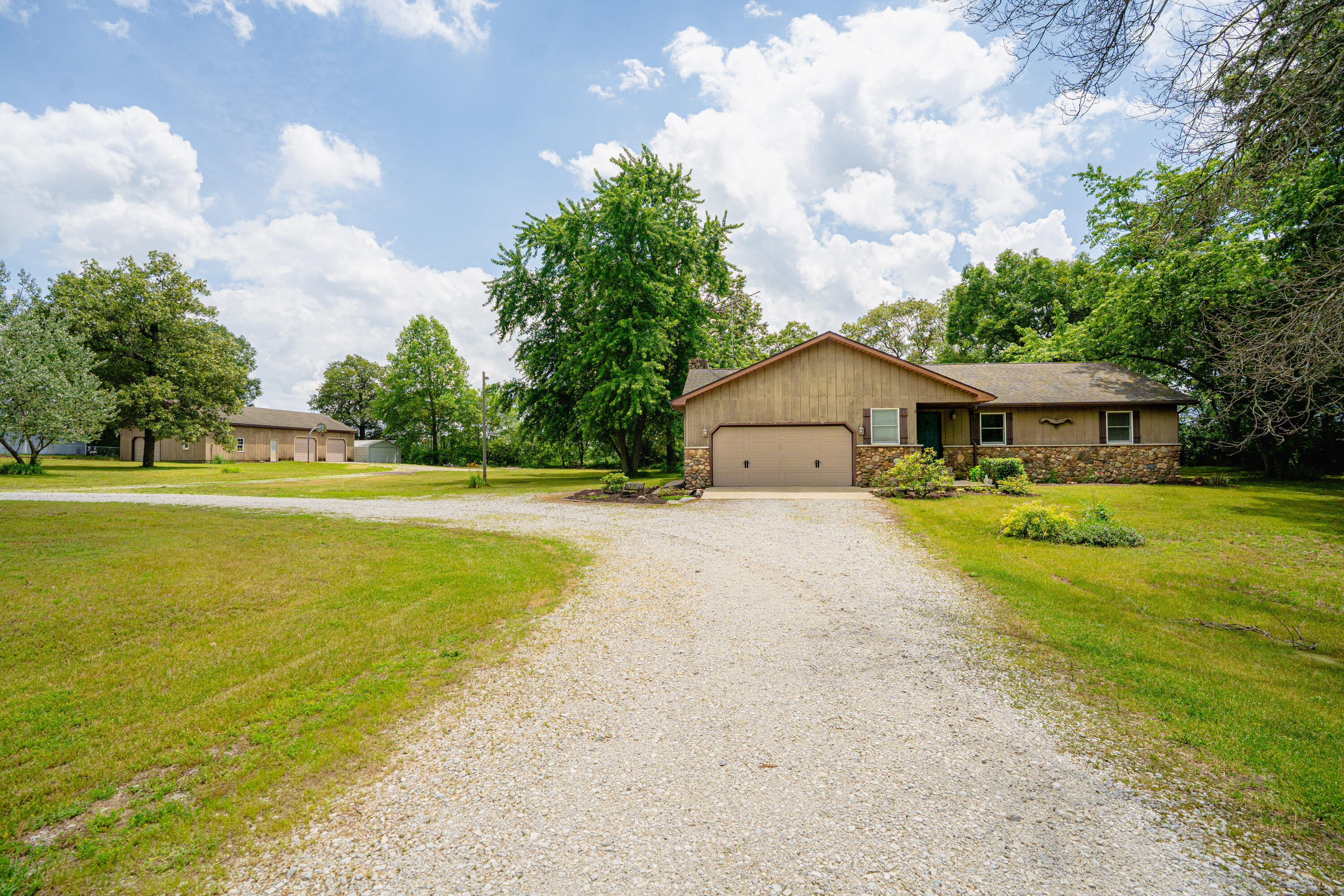 1809 W 900 N, Wheatfield, IN 46392; Image #2