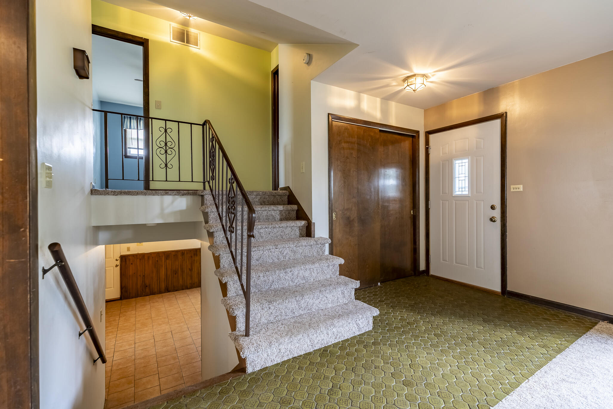 9205 Idlewild Drive, Highland, IN 46322; Image #13