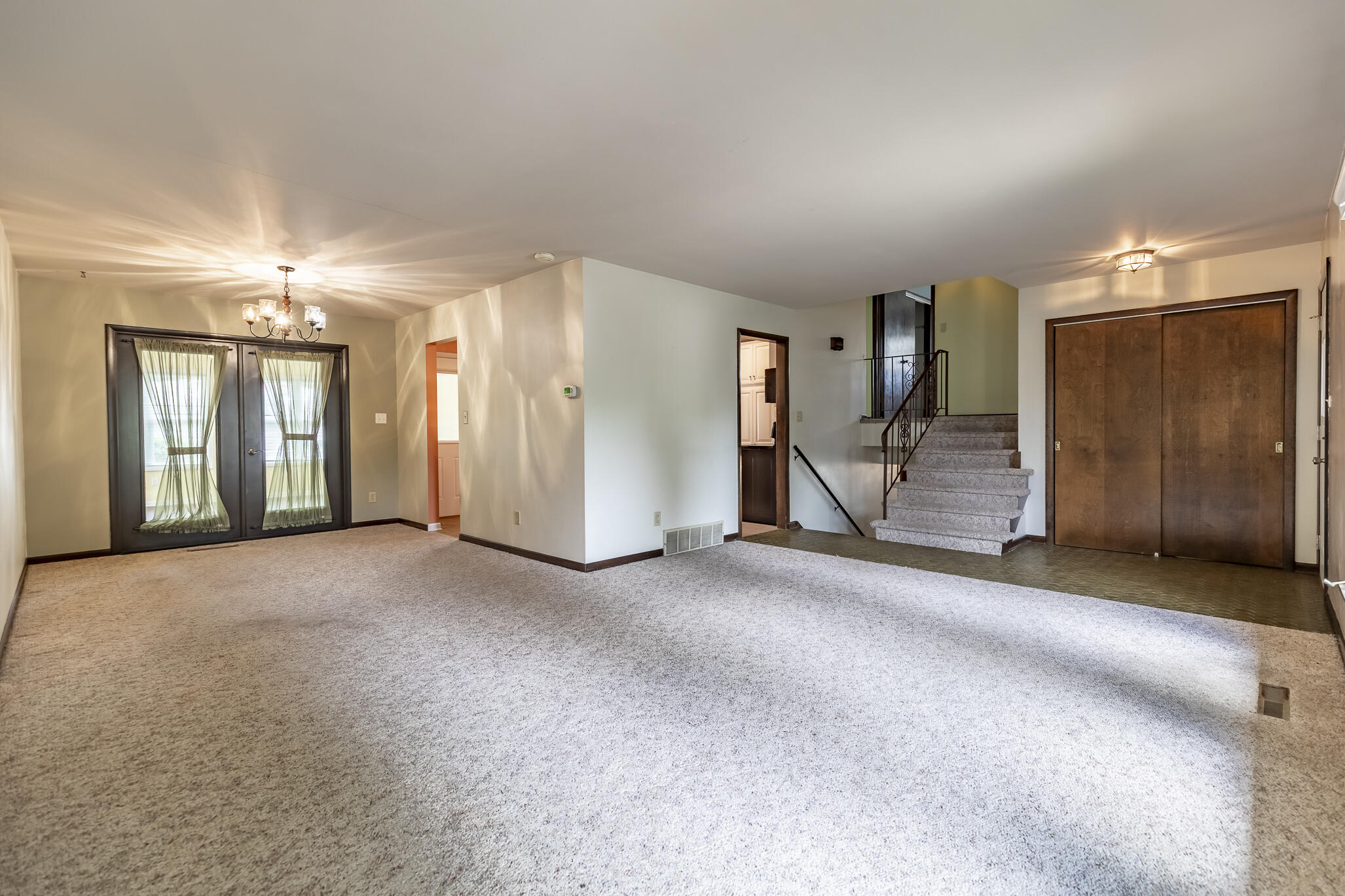 9205 Idlewild Drive, Highland, IN 46322; Image #16