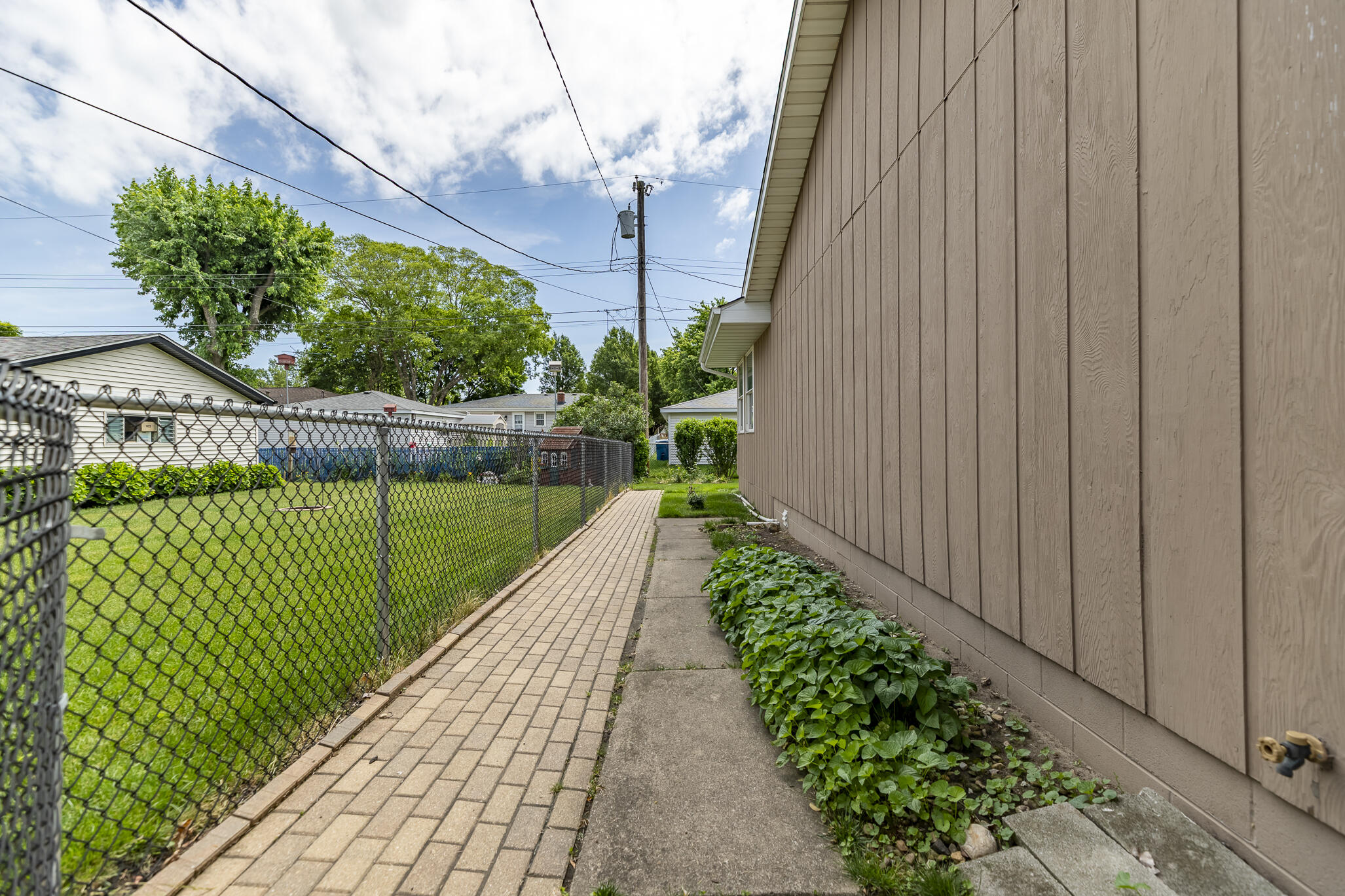 9205 Idlewild Drive, Highland, IN 46322; Image #21
